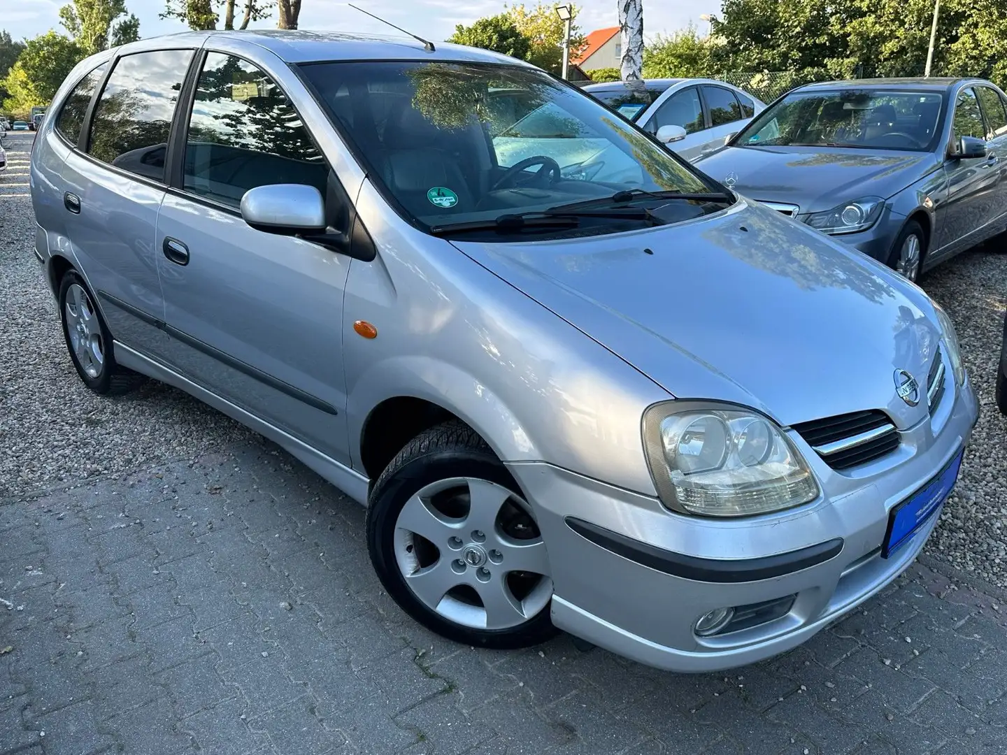Nissan Almera Tino*Automatik*Klima*R-Kamerra*TÜV  NEU Silber - 1