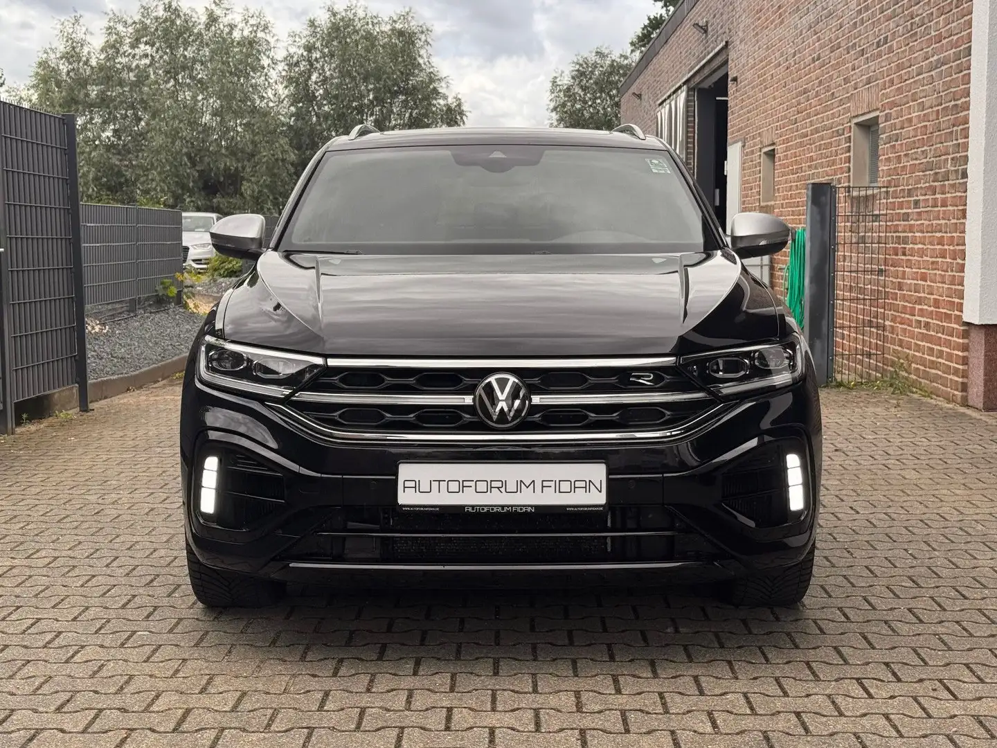 Volkswagen T-Roc R 4MOTION|AKRAPROVIC|KAMERA|PANO|NAVI|LED Schwarz - 2