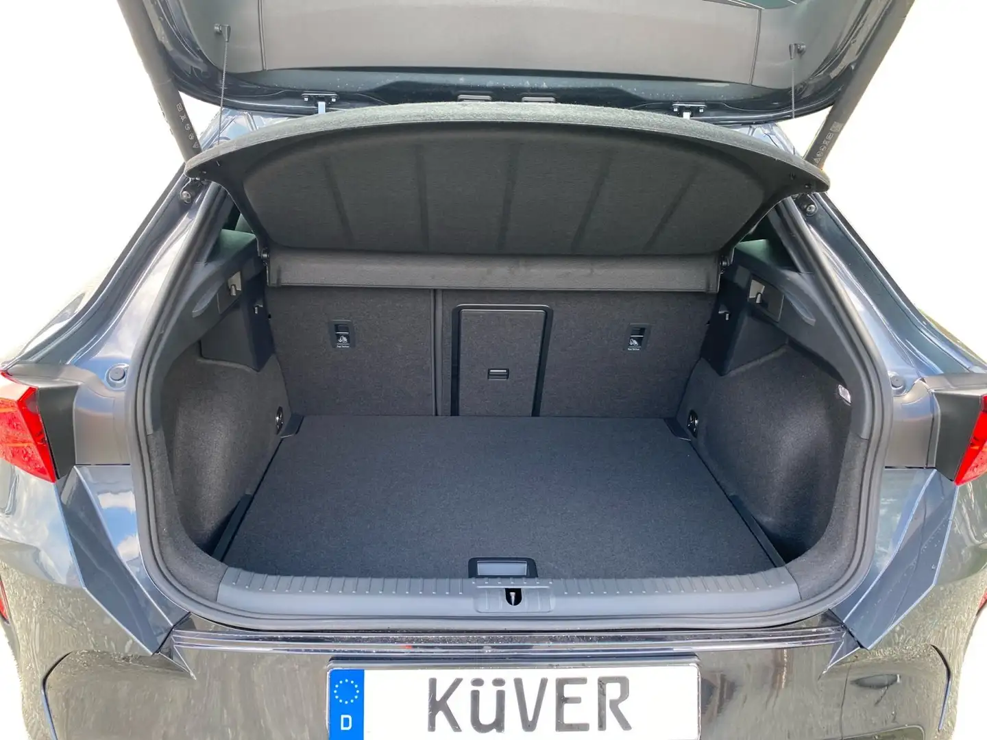 CUPRA Formentor VZ 2.0 TSI DSG Navi+Pano+ACC+AHK+LED MATRIX*ACC*AH Grey - 2