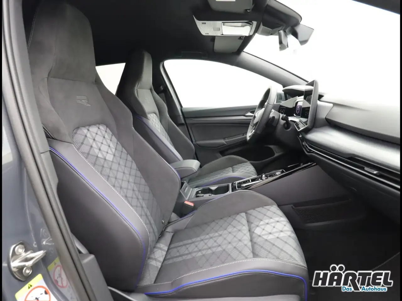 Volkswagen Golf R-LINE 1.5 ETSI DSG (+ACC-RADAR+NAVI) LED 6
