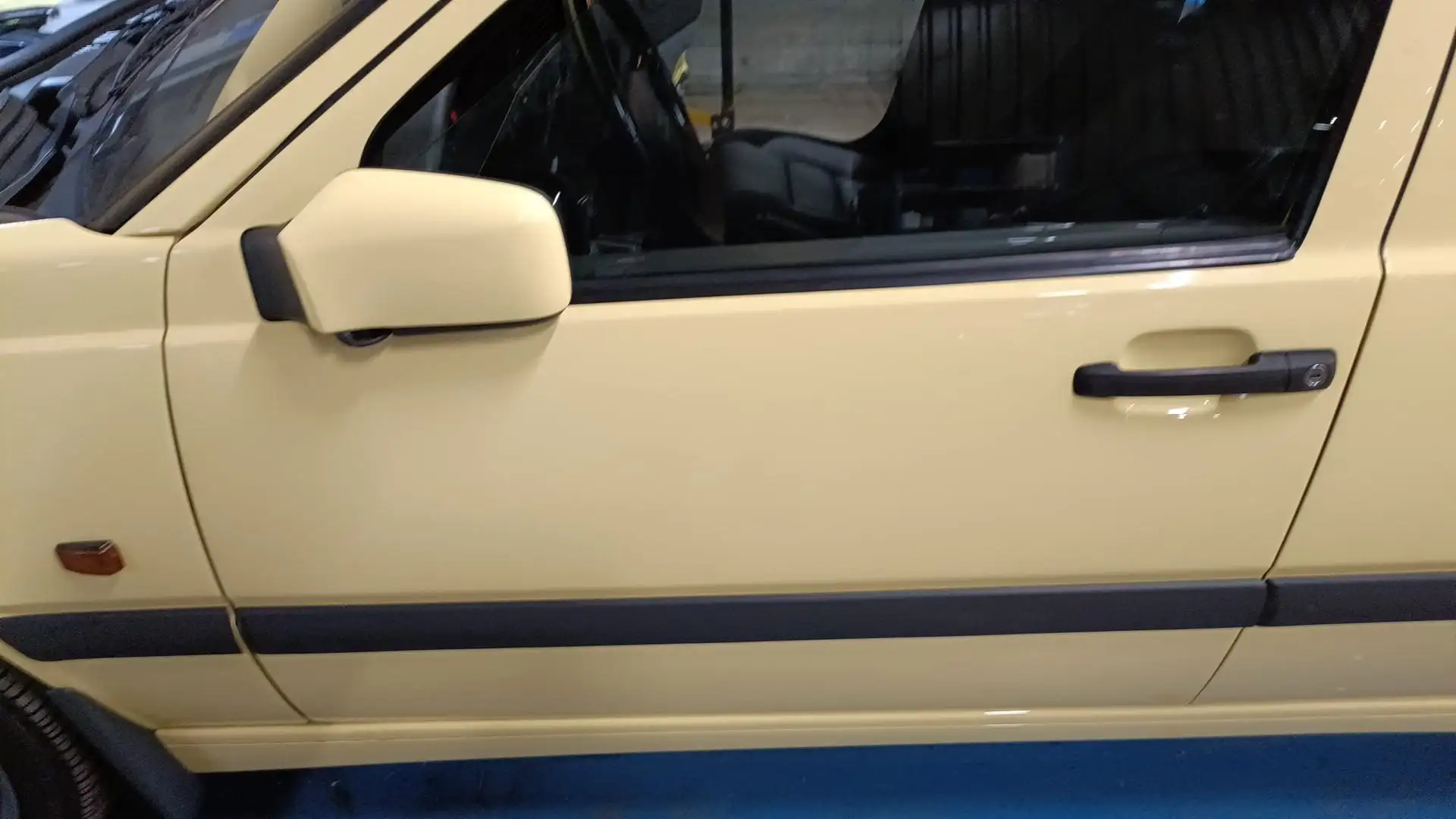 Volvo 850 T5R Žlutá - 2
