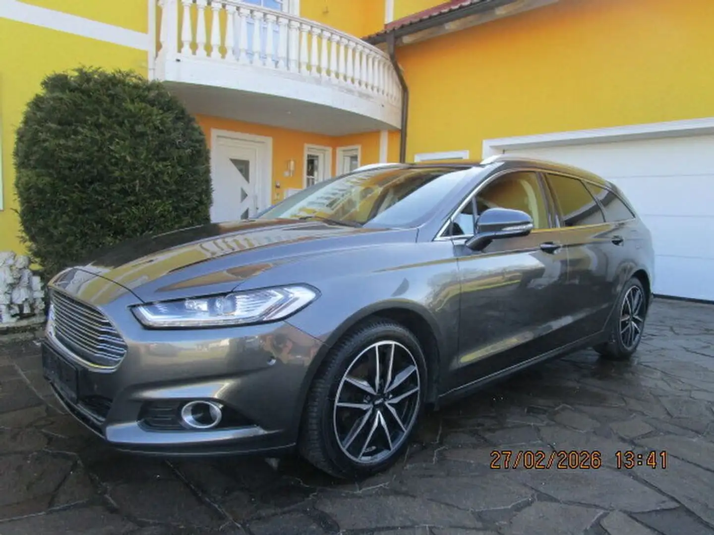 Ford Mondeo Titanium Grau - 1