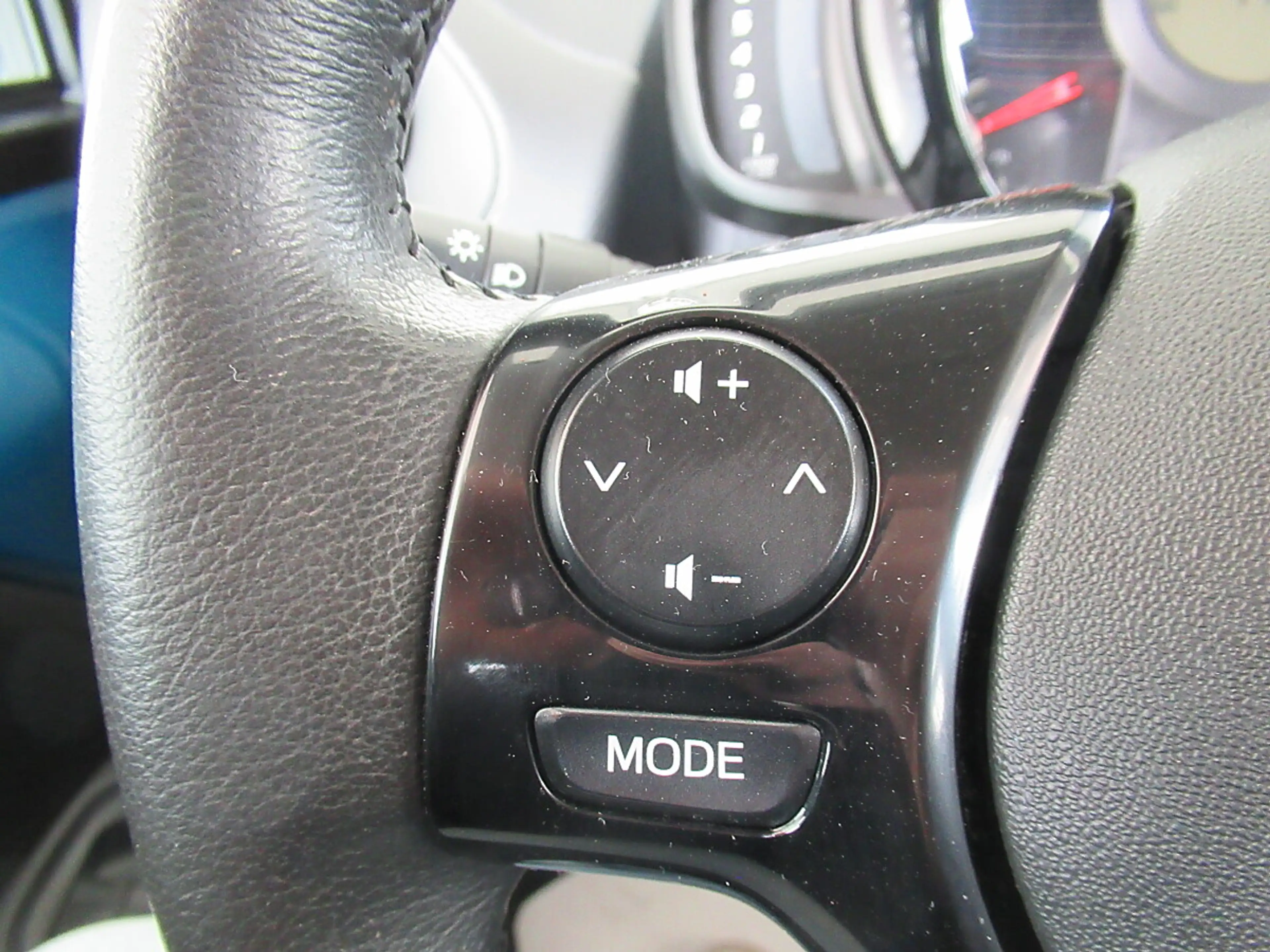 Citroen C1 VTi 72 manuell Shine *Klimaanlage *dunkle Schei... — photo 11