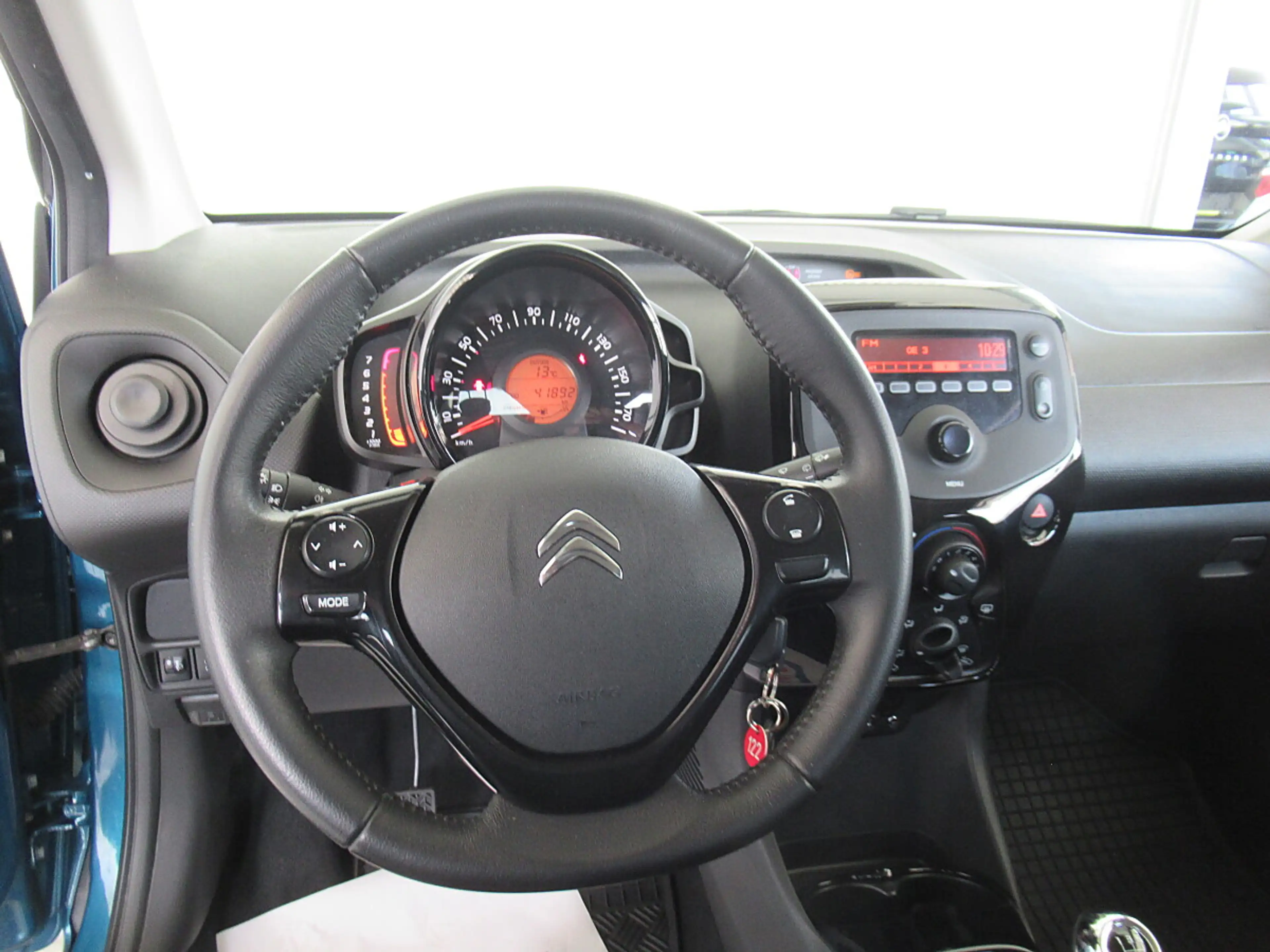 Citroen C1 VTi 72 manuell Shine *Klimaanlage *dunkle Schei... — photo 10