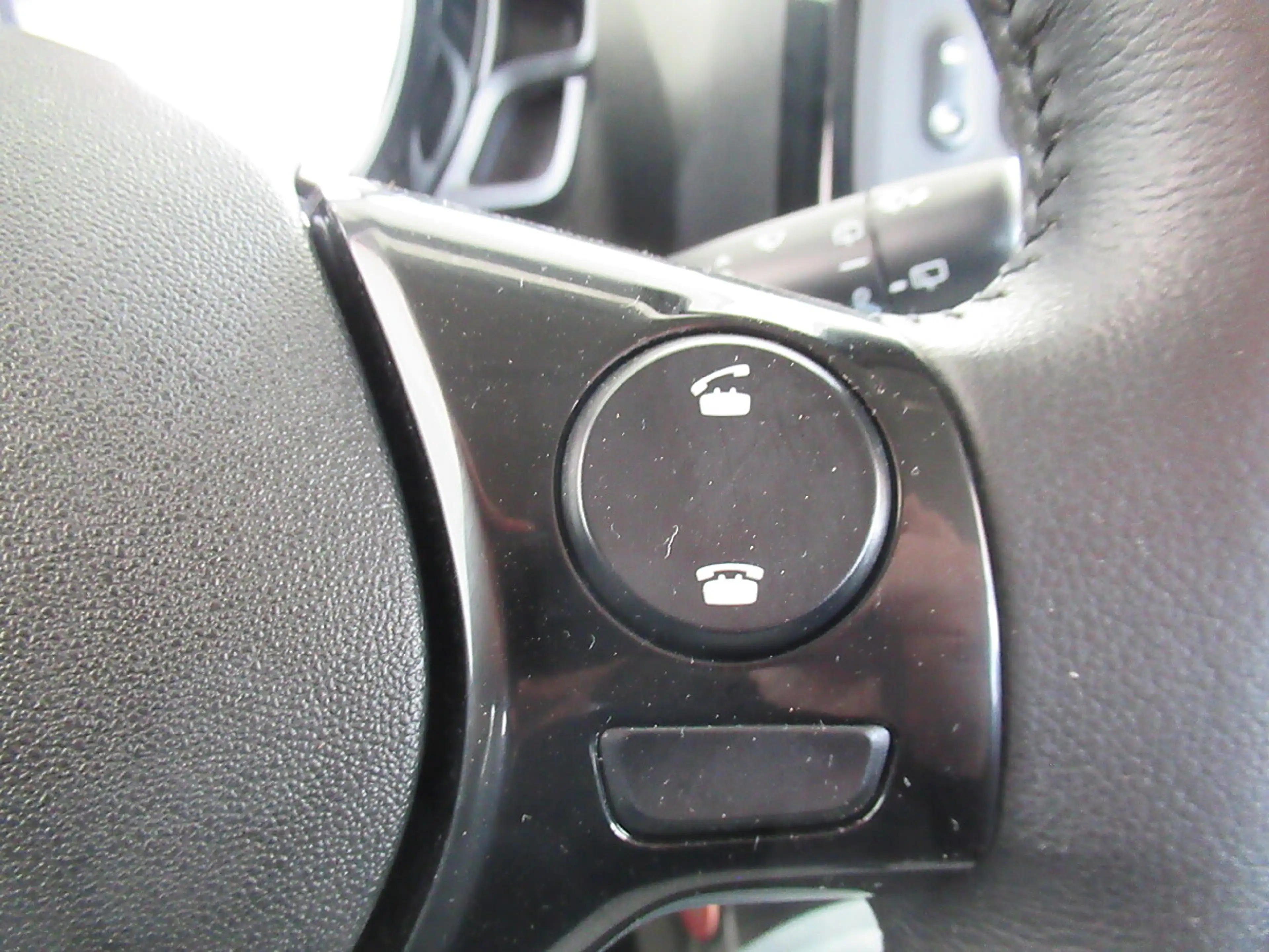 Citroen C1 VTi 72 manuell Shine *Klimaanlage *dunkle Schei... — photo 12