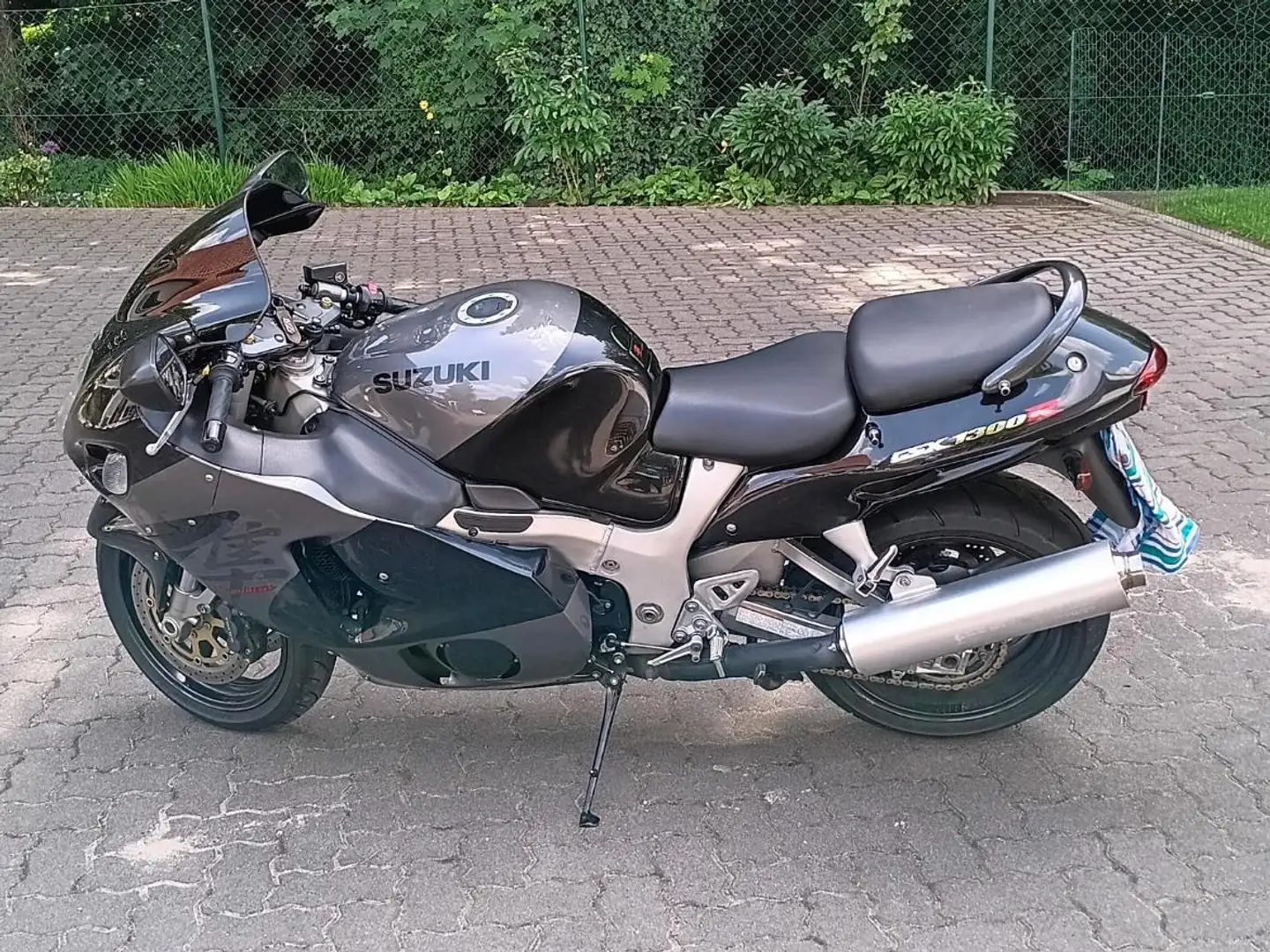 Suzuki Hayabusa Gsxr 1300 Schwarz - 2
