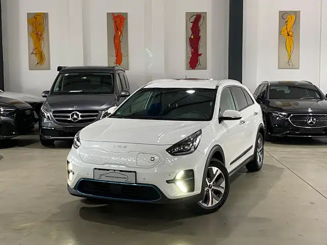 Kia e-Niro Spirit/On-Board-Lader 3-PH/Navi/1.Hd/U-Frei