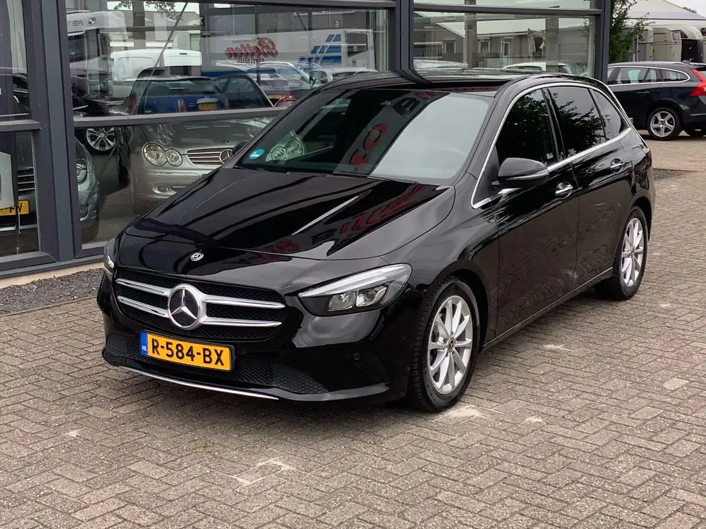 Mercedes-Benz B 180 Premium Zwart - 2