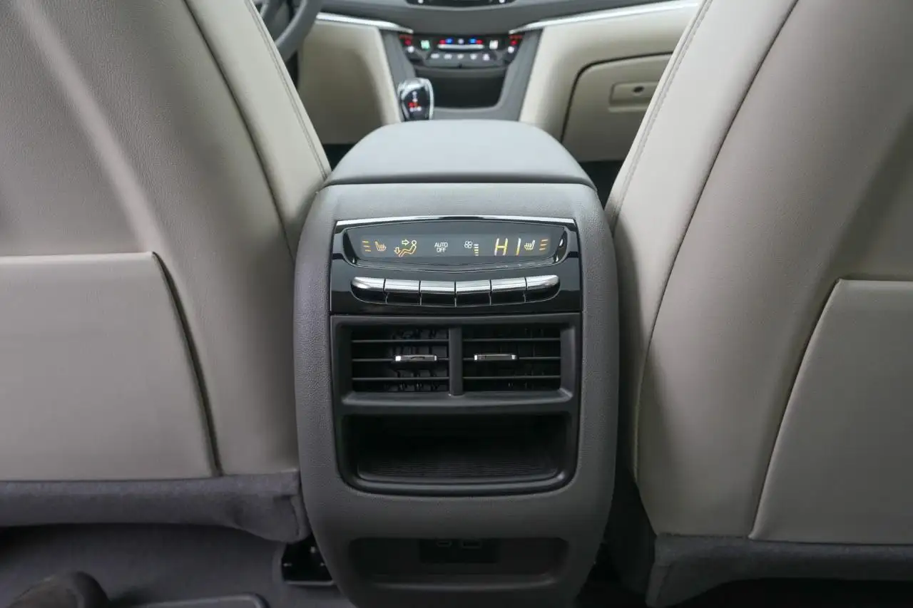 Cadillac XT5 снимка Cadillac XT5