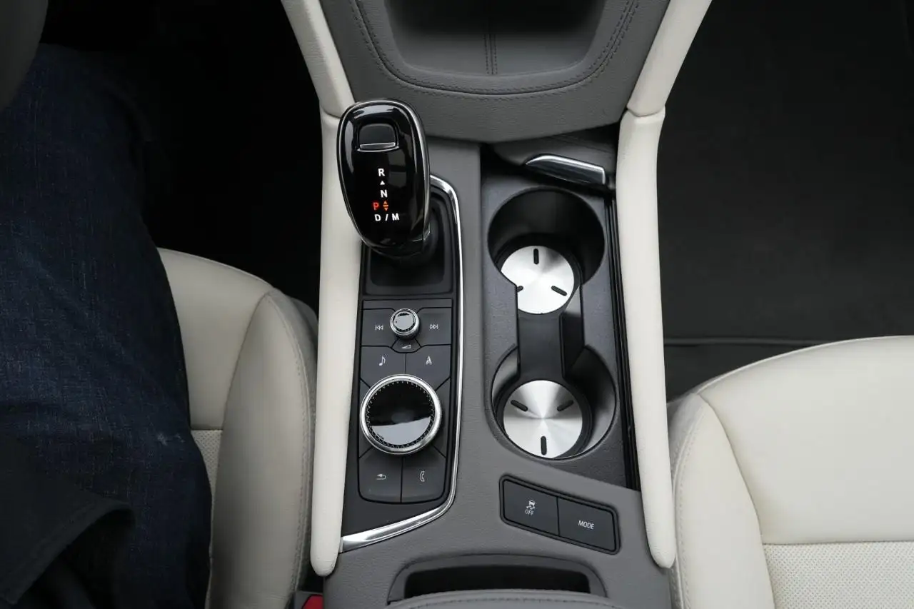 Cadillac XT5 снимка Cadillac XT5
