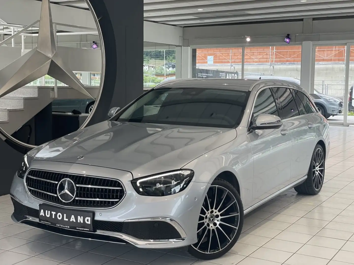 Mercedes-Benz E 220 d T-Modell Automatk Mwst. und Nova ausweisbar! Silber - 1