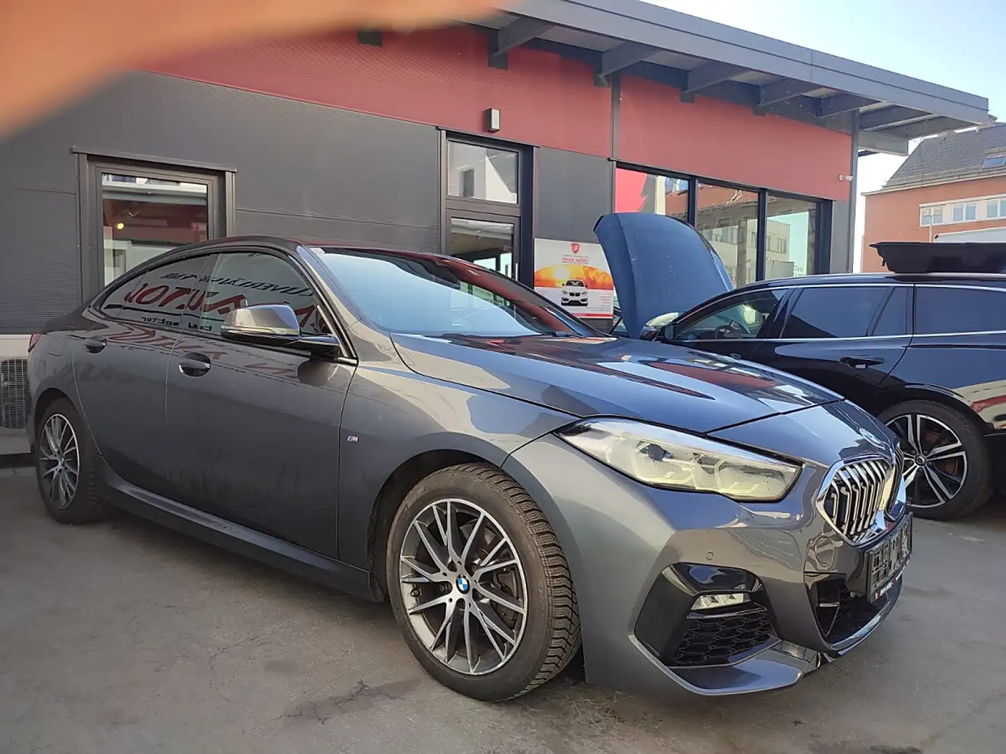 BMW 218 i Gran Coupe *M-Paket* Navi Kamera* Grau - 2