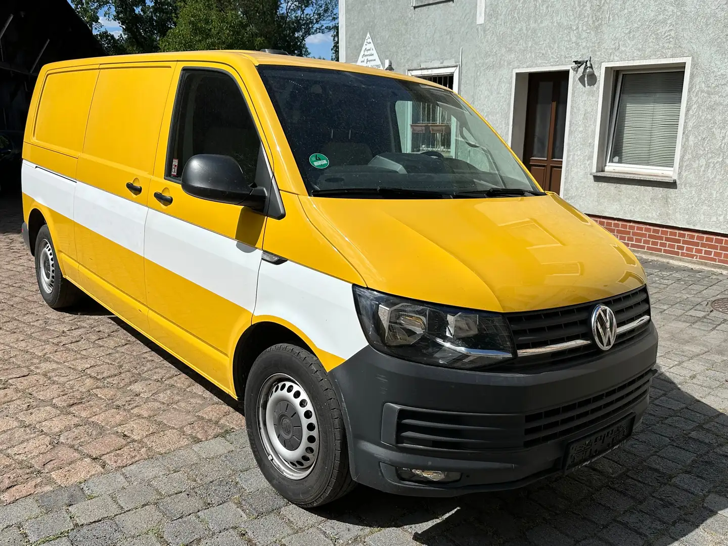 Volkswagen T6 Transporter Kasten lang, kein Postauto! PDC, Klima, Mwst. Gelb - 2