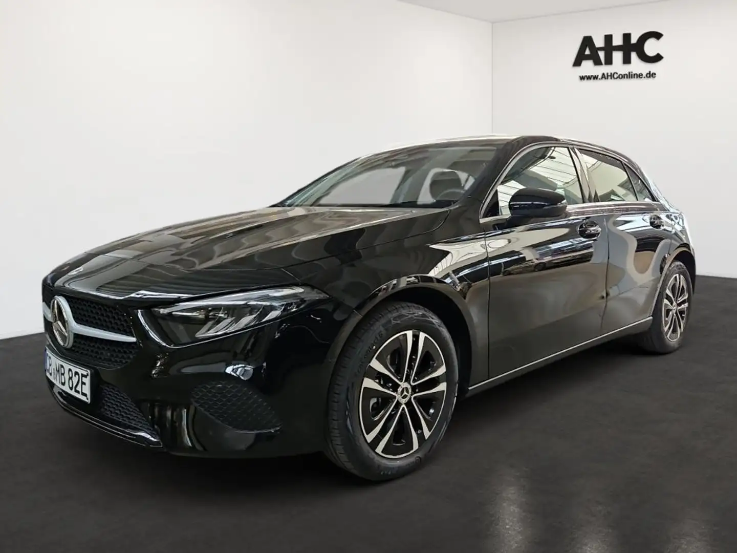 Mercedes-Benz A 250 e Kompaktlimousine +ADVANCED+PT+TOTWINKEL+ Schwarz - 1