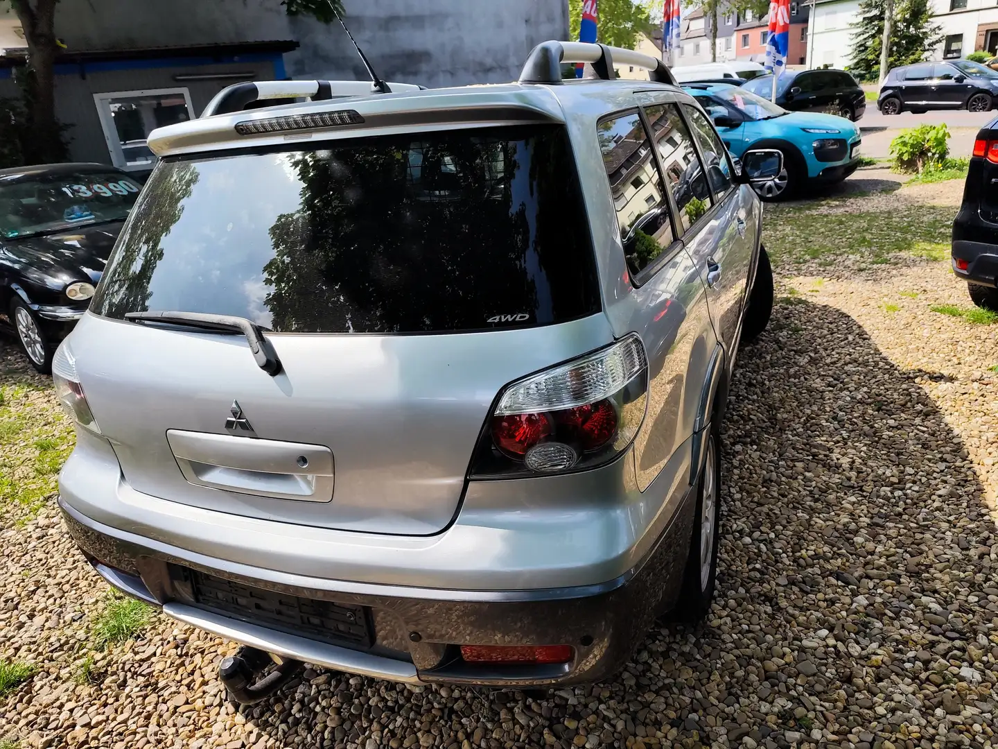 Mitsubishi Outlander 2.0 4WD Benzin+LPG,110tkm,AHK,Klima,1.Hand Plateado - 2