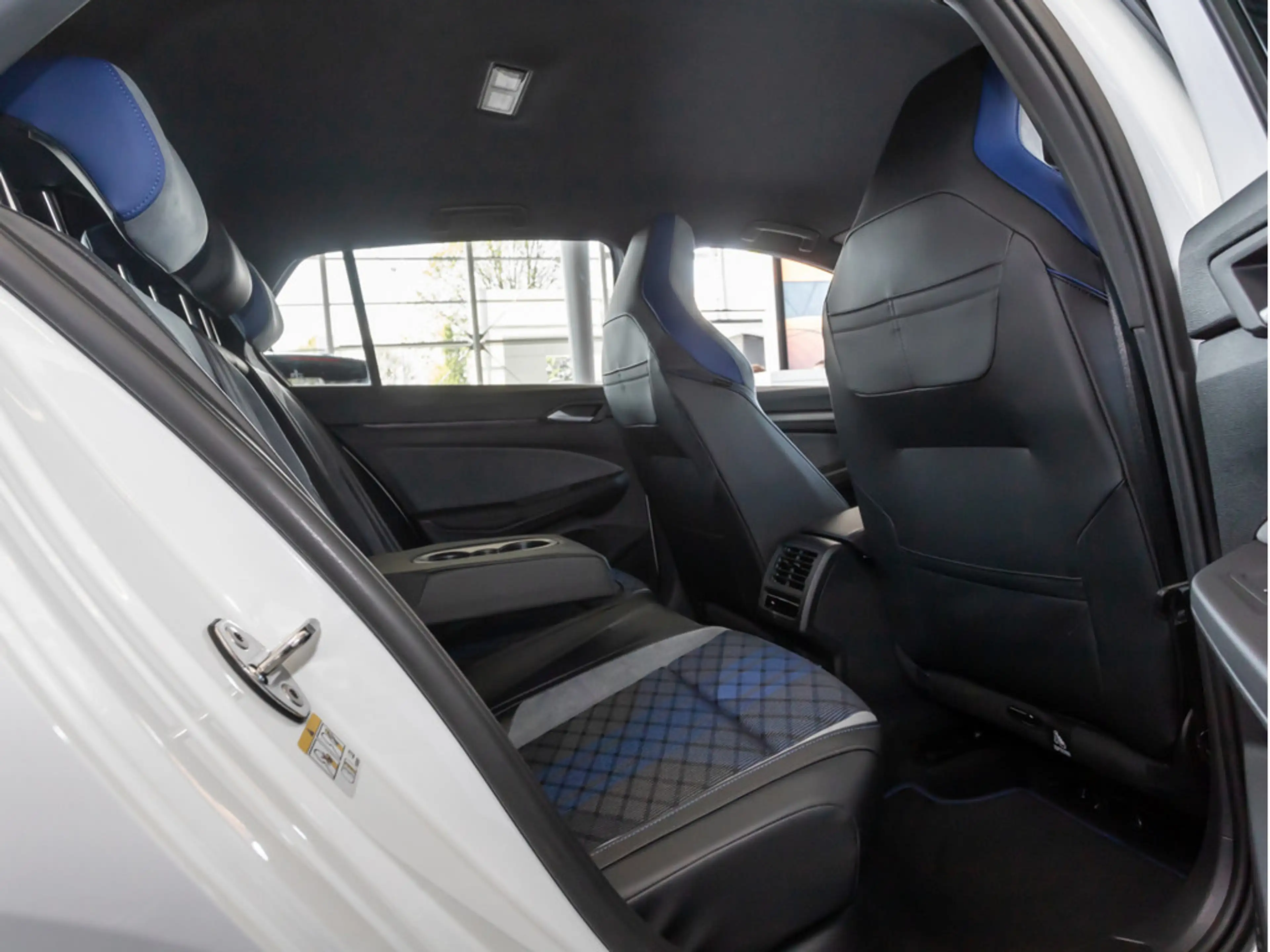Volkswagen Golf R 2.0 TSI 4Motion DSG ACC LED KAMERA DCC — photo 8