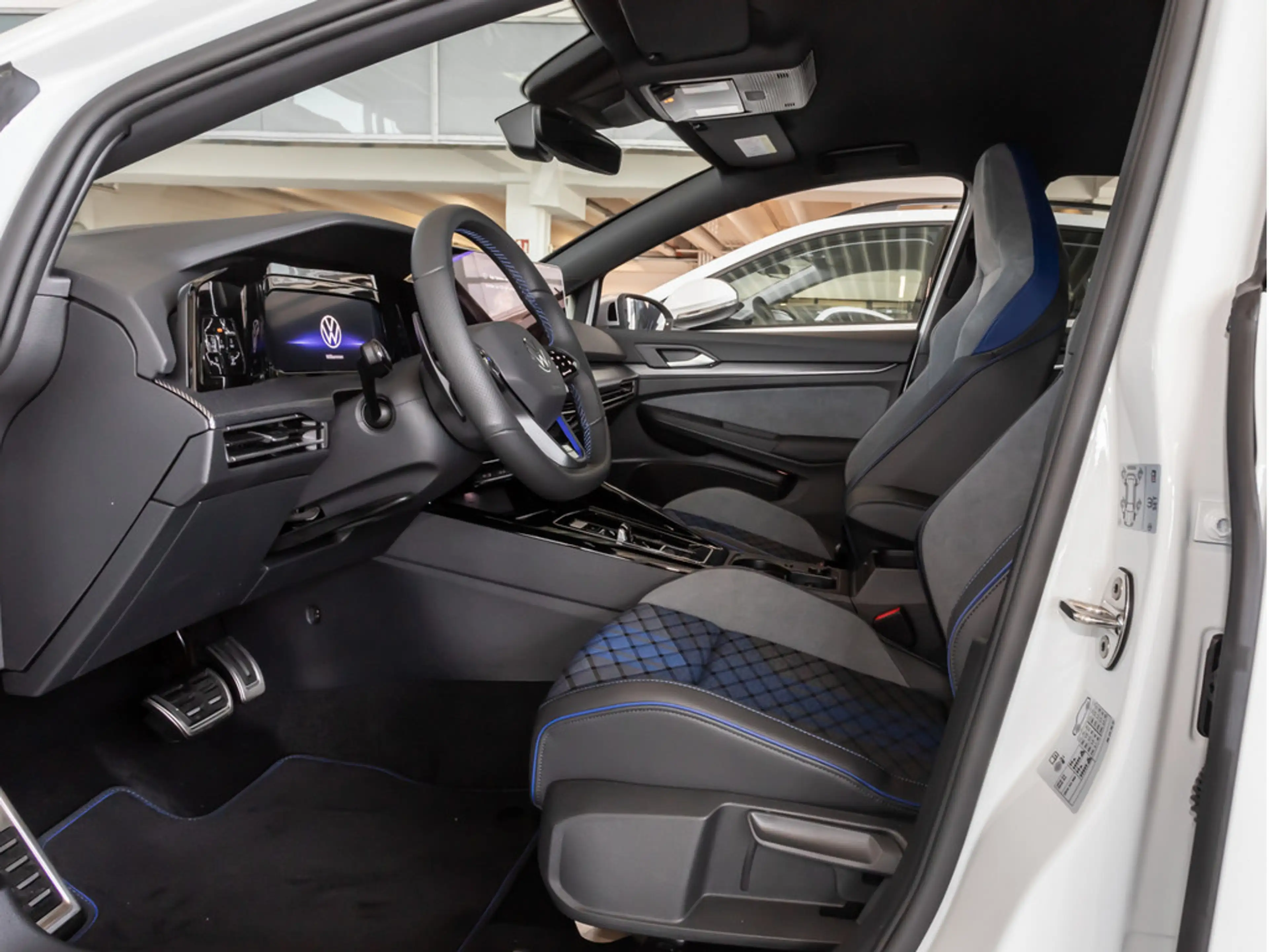 Volkswagen Golf R 2.0 TSI 4Motion DSG ACC LED KAMERA DCC — photo 12