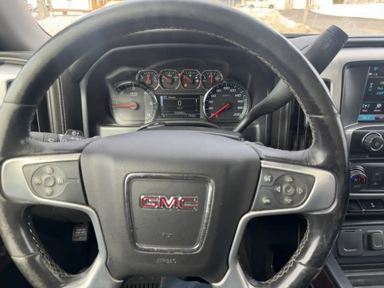 GMC Sierra 1500 снимка GMC Sierra 1500