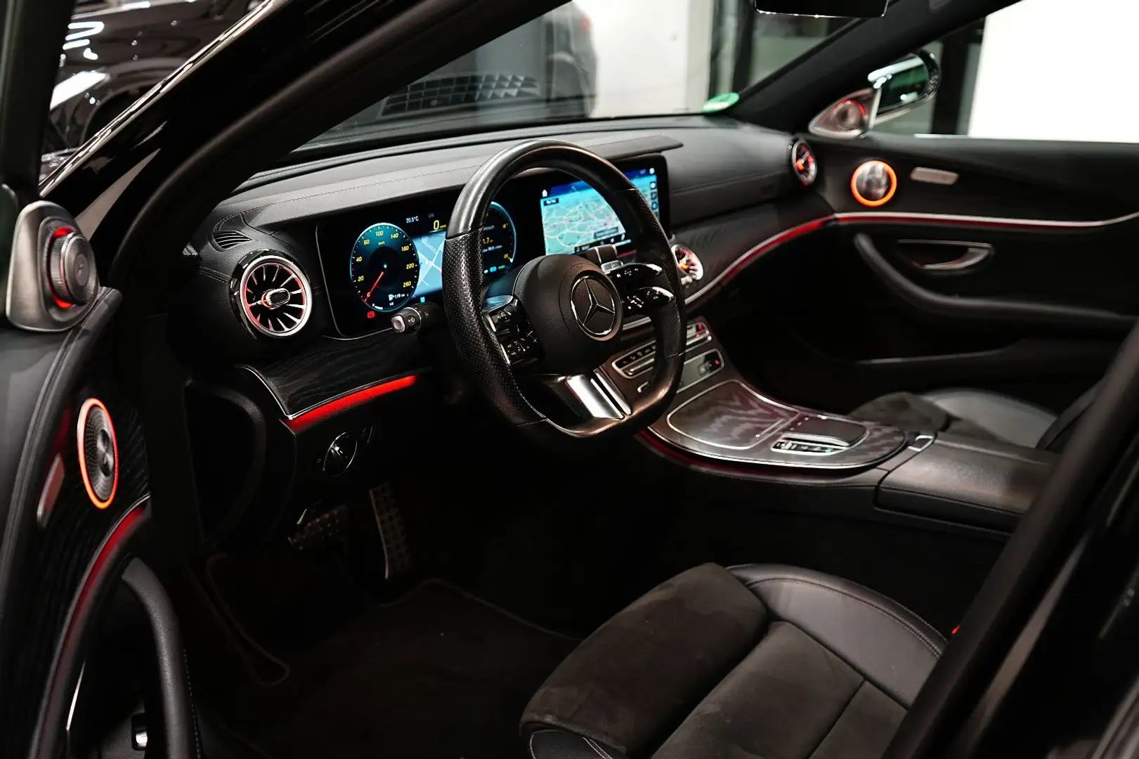 Mercedes-Benz E 300 |AMG-PAKET|DISTR|SCHIEBEDACH|COCKPIT|19ZOLL Negro - 2