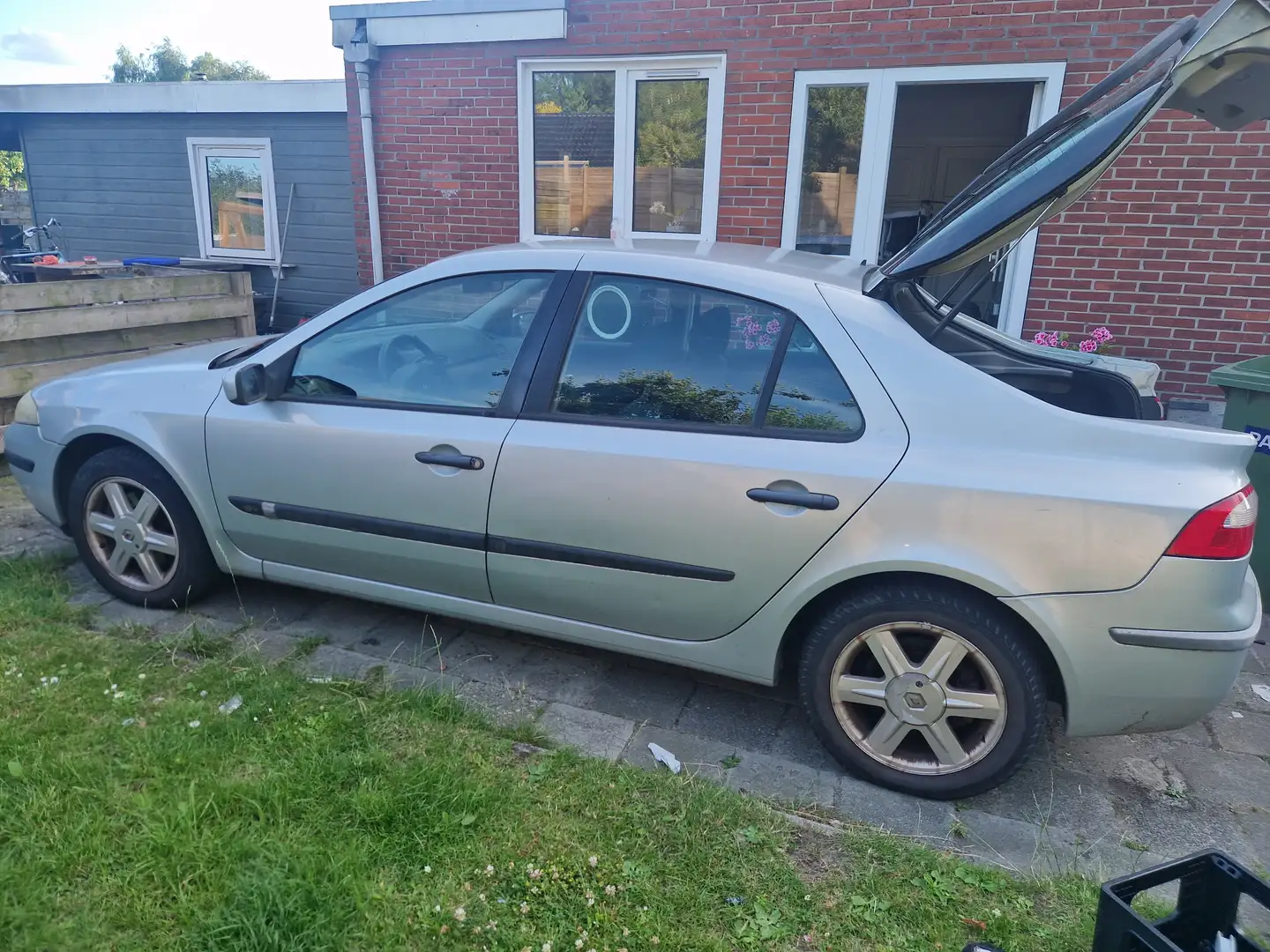Renault Laguna Laguna 1.6-16V Authentique Grijs - 1