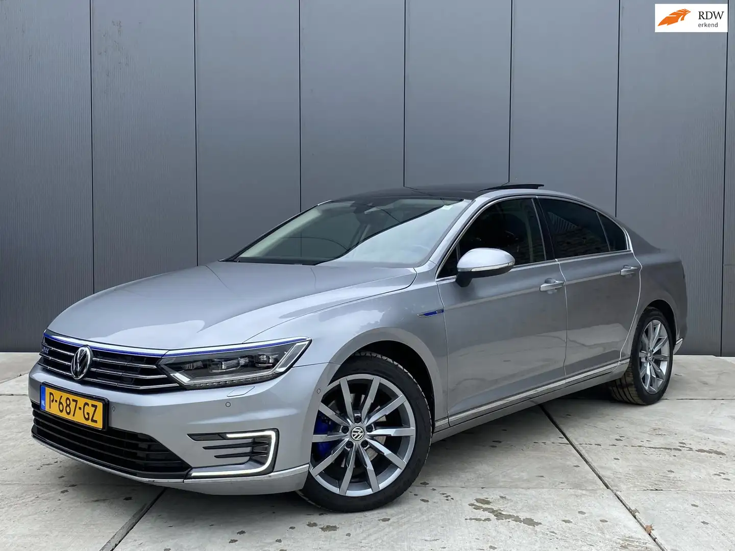 Volkswagen Passat 1.4 TSI GTE Highline Panoramadak / Active Info / D Gris - 1