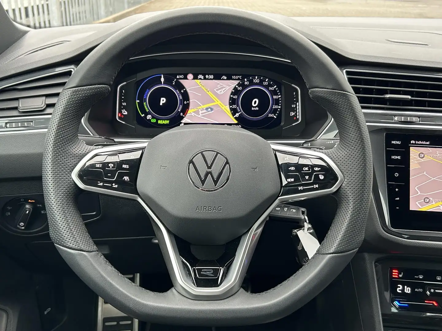 Volkswagen Tiguan 1.4 TSI eHybrid R-Line Business+ | PHEV | Adaptiev Zwart - 2