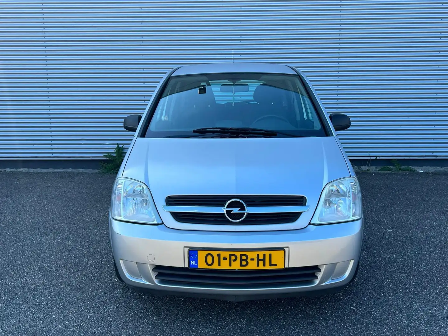 Opel Meriva 1.6 Essentia / Cruise / Elek-Ramen / Laag km . Grijs - 2