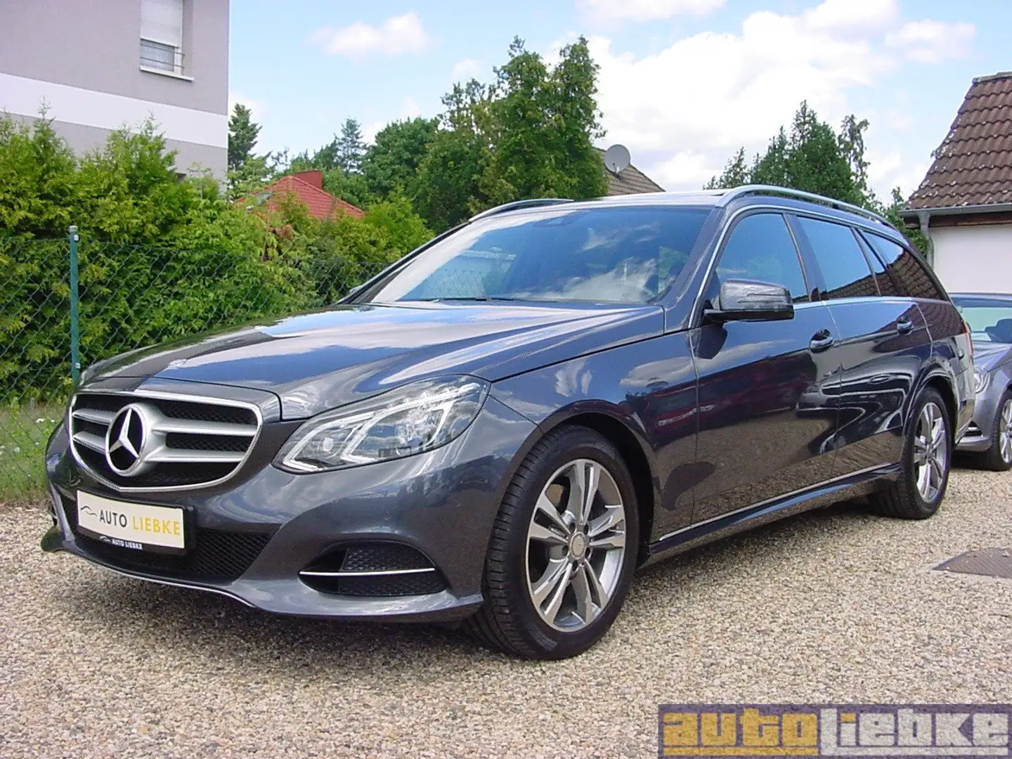 Mercedes-Benz E 250 T AVANTG. AUT,LED-ILS,NAVI-C,eSD,SPUR-P,SHZ,MB-SH! Gris - 1