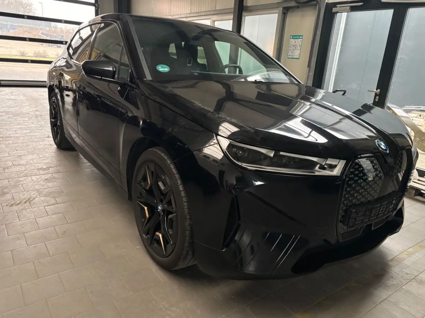BMW iX xDrive50 Sport M-sitze  Sky DAch Luftfederung Schwarz - 1