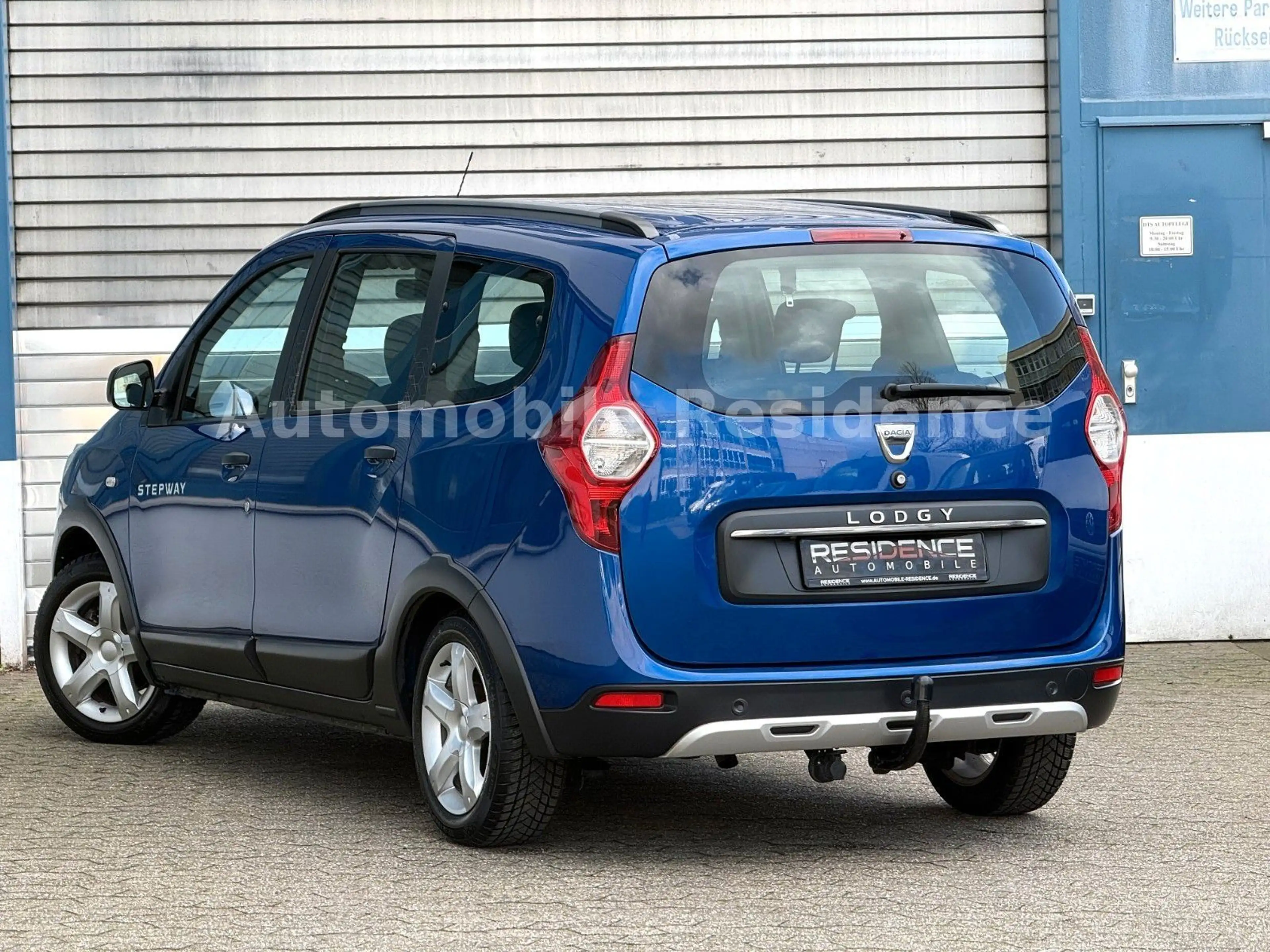 Dacia Lodgy Stepway Plus 1.3 TCe*7 SITZ*AHK*NAVI*PDC* — photo 4