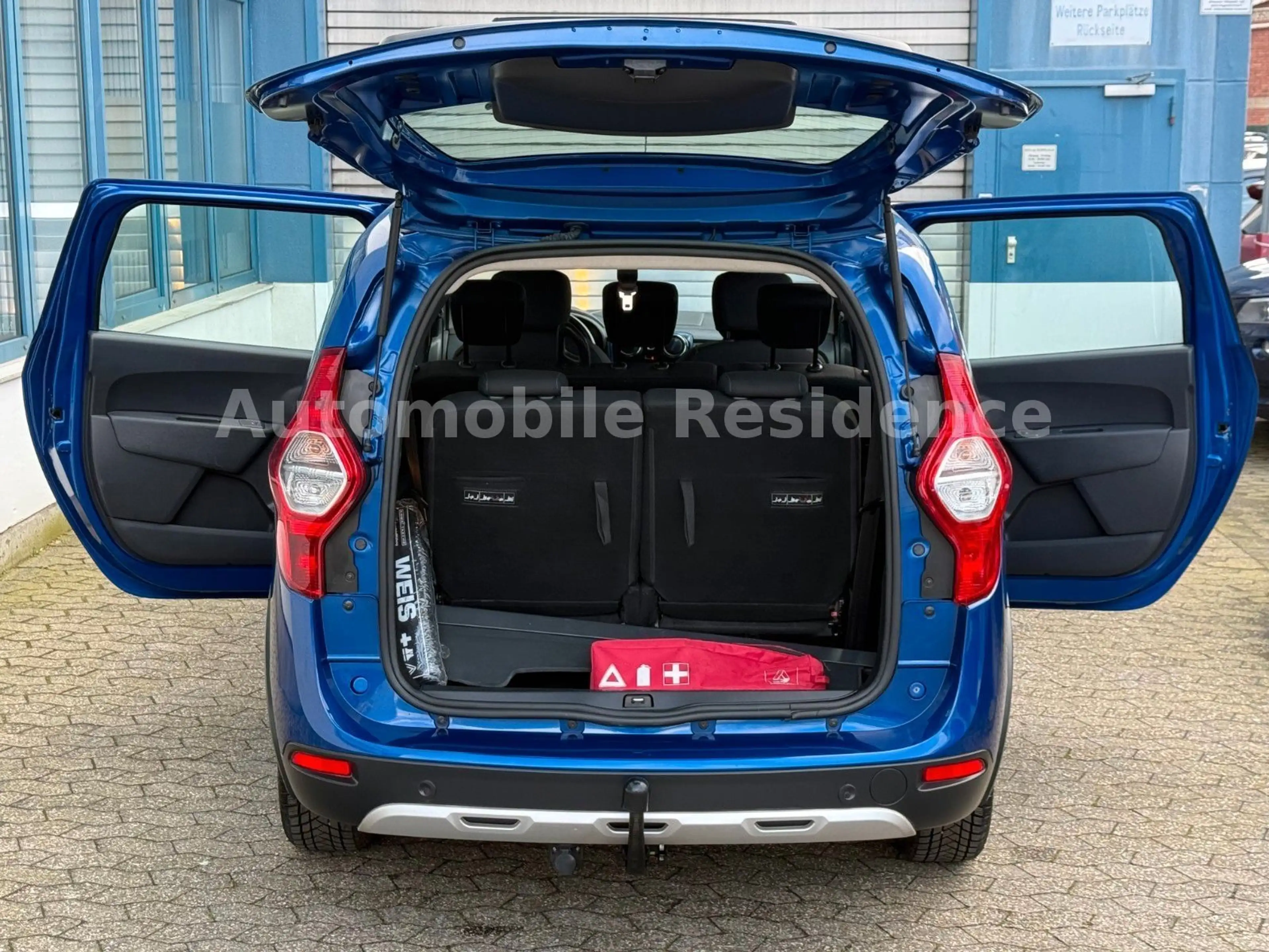 Dacia Lodgy Stepway Plus 1.3 TCe*7 SITZ*AHK*NAVI*PDC* — photo 11