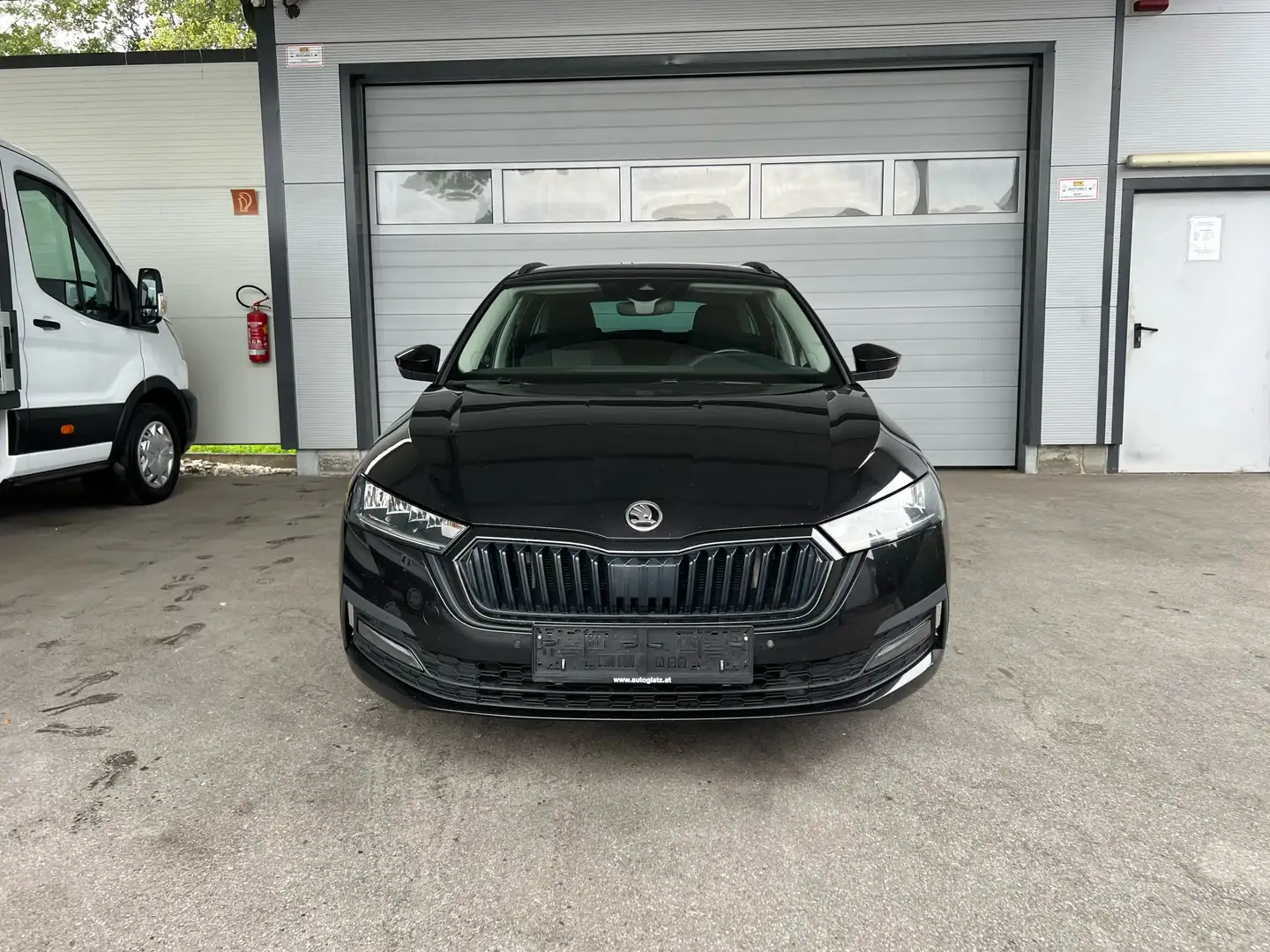 Skoda Octavia Combi 2,0 TDI 4x4 Ambition DSG LED/PARKTR./ASSIST Schwarz - 1