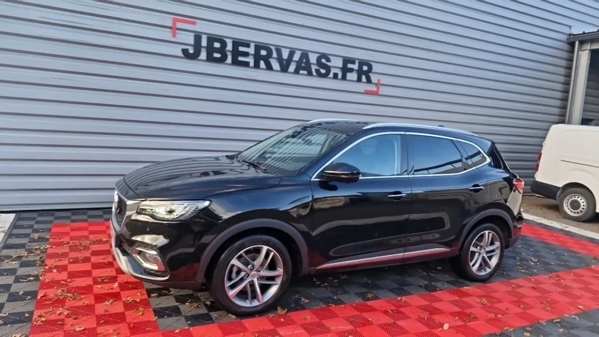 MG EHS 1.5T GDI PHEV Luxury Auto - 1