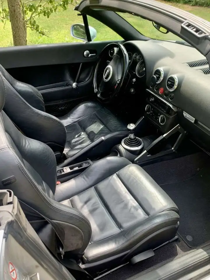 Audi TT 1.8T Quattro, foto 2
