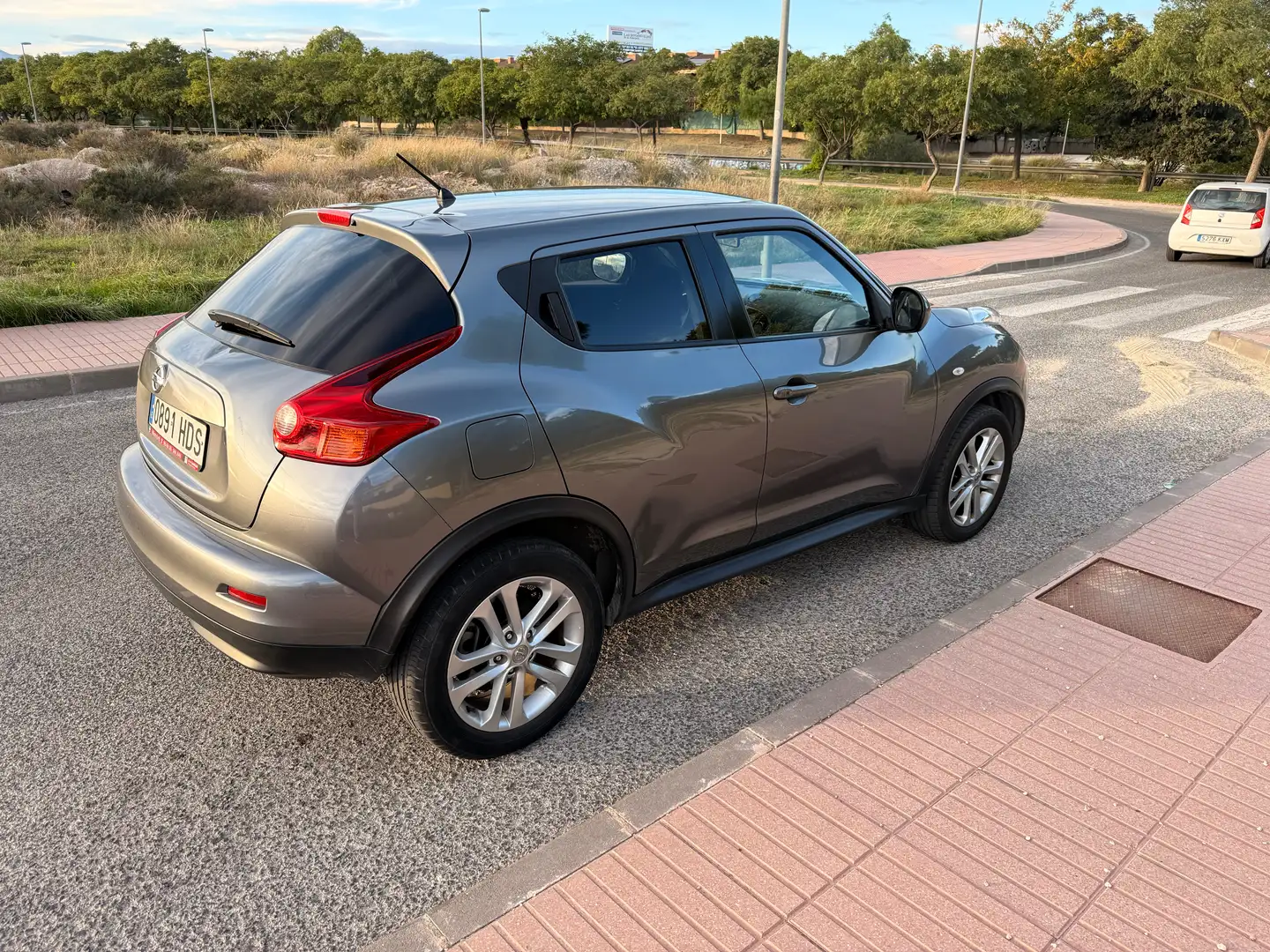 Nissan Juke Juke 1.6i Tekna Premium Tekna Premium Gris - 1