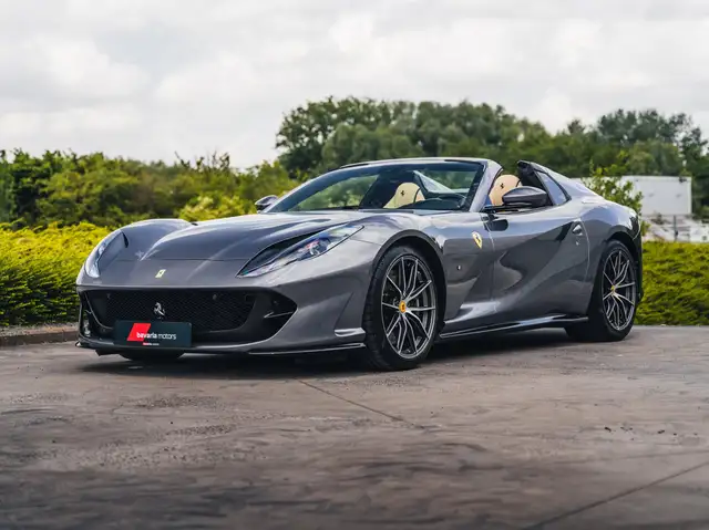 Ferrari 812 GTS / Grigio GTS / Lift / Full Carbon / Pass. Disp