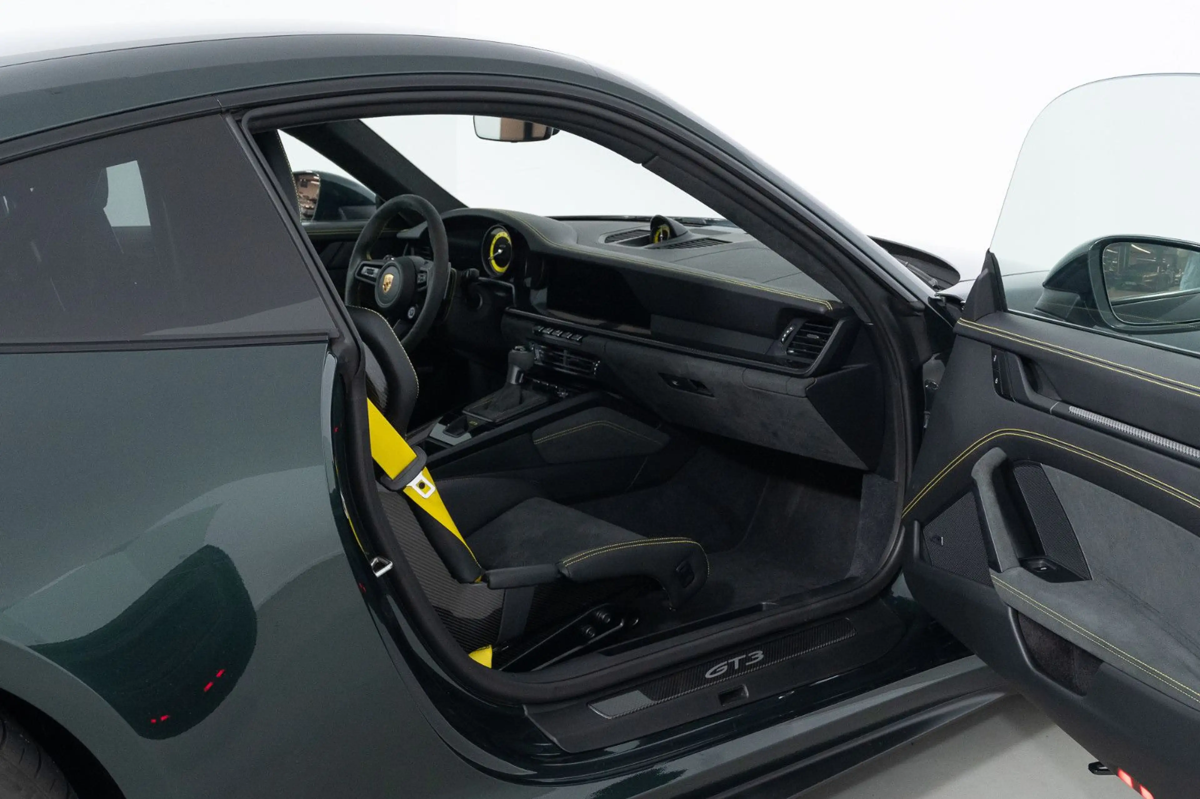 Porsche 911 GT3 (992) — photo 12