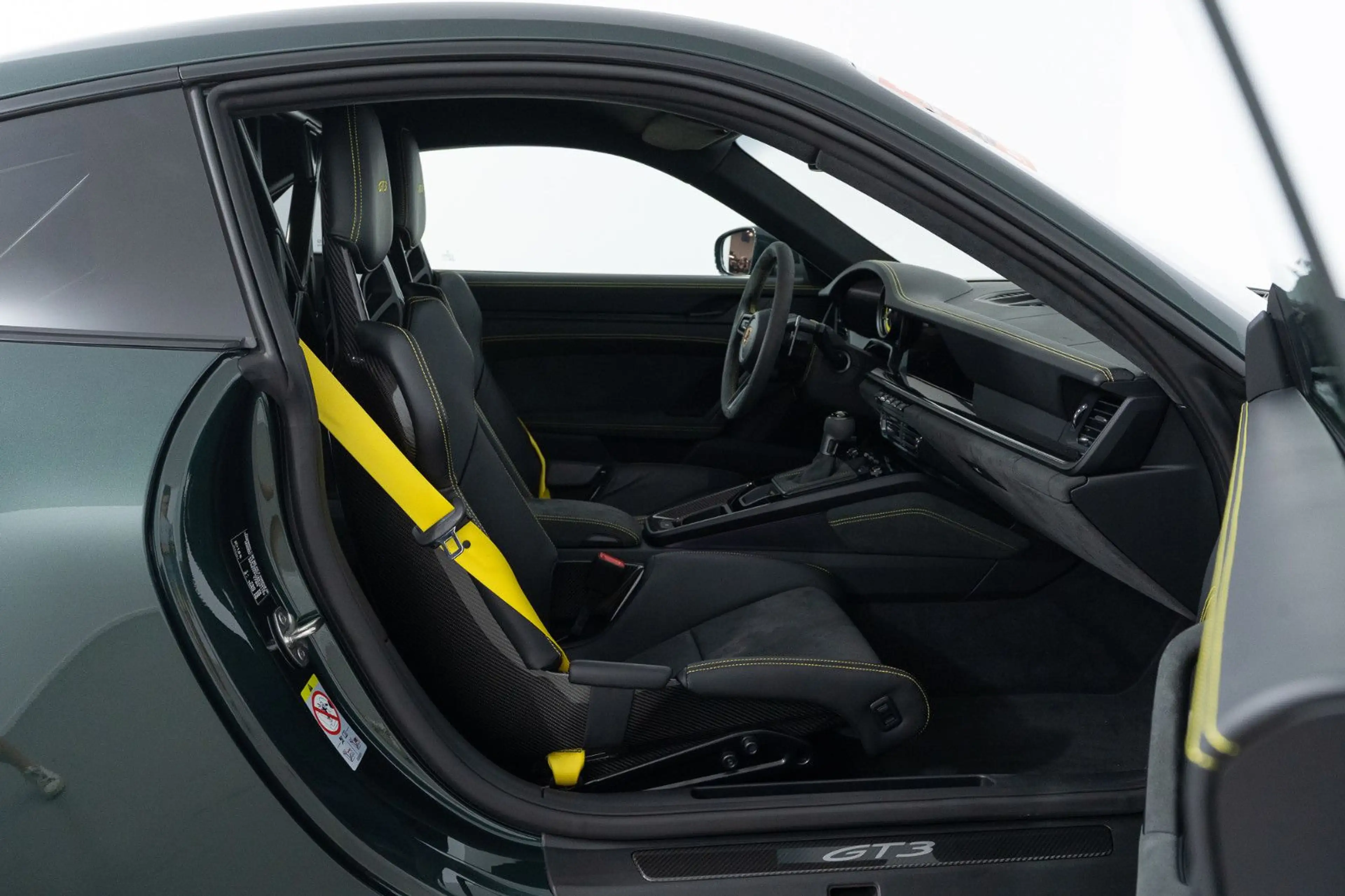 Porsche 911 GT3 (992) — photo 13