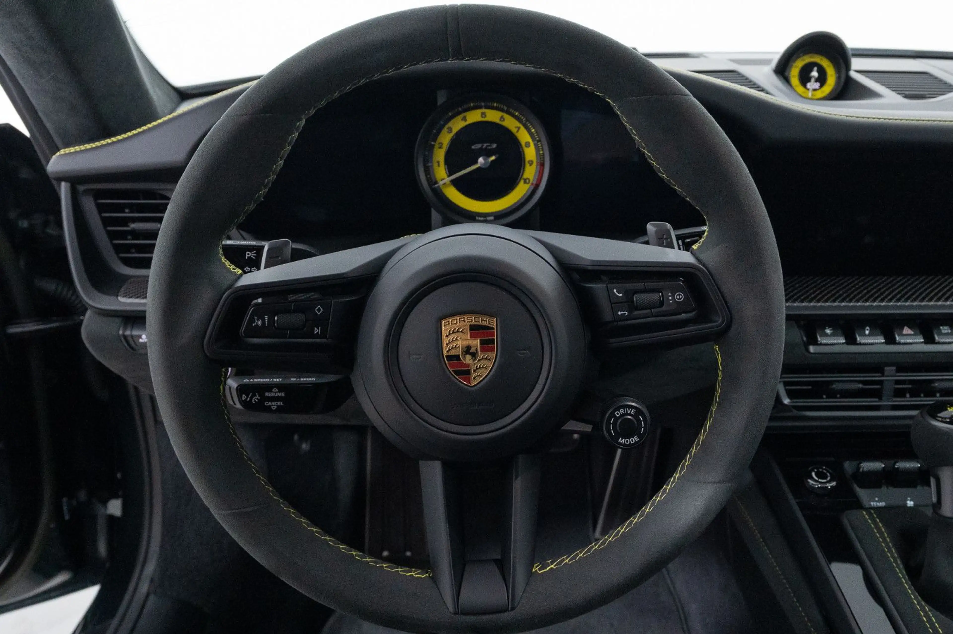 Porsche 911 GT3 (992) — photo 11