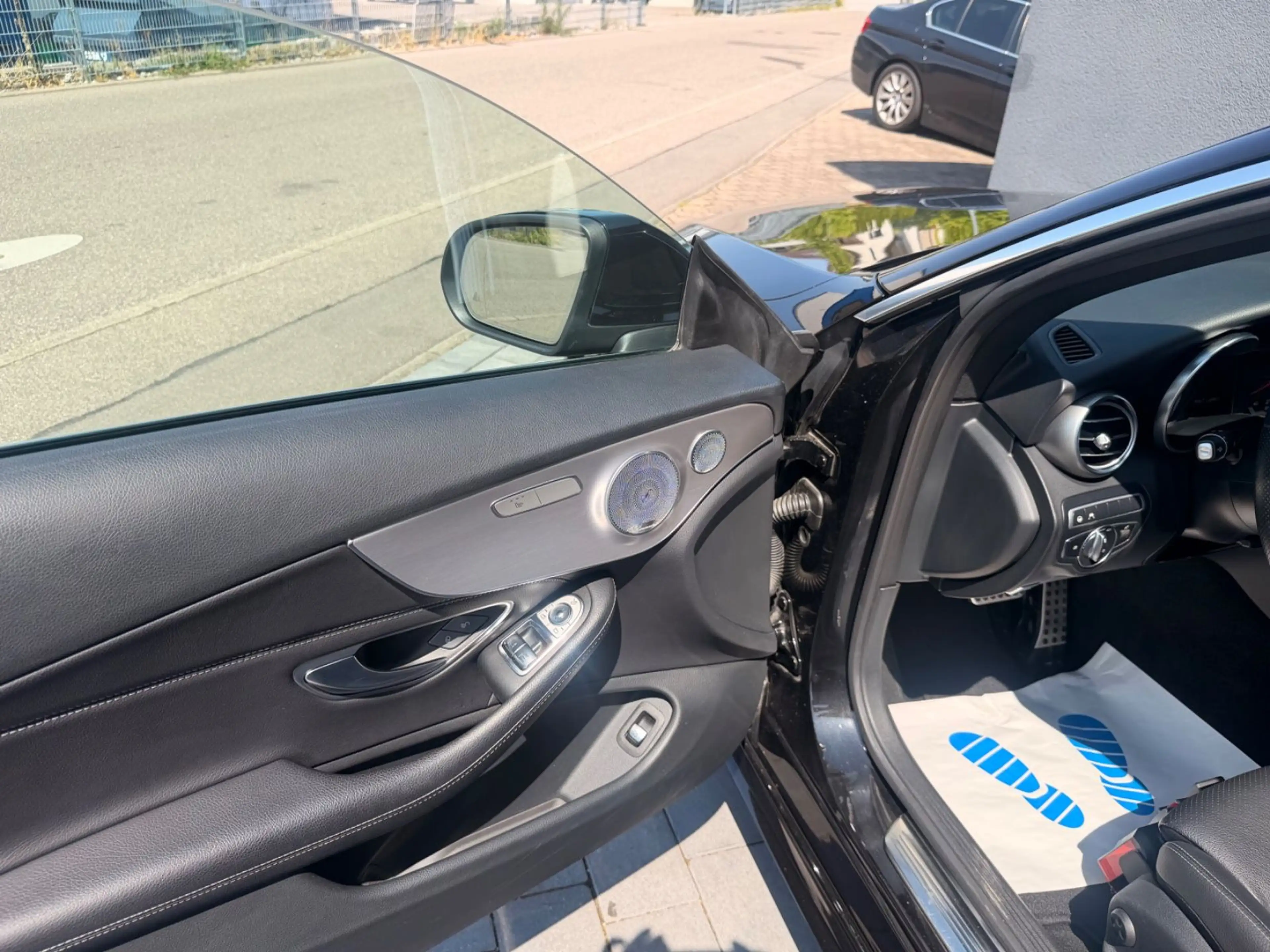 Mercedes-Benz C 300 d Coupe 4Matic AMG Line — photo 12