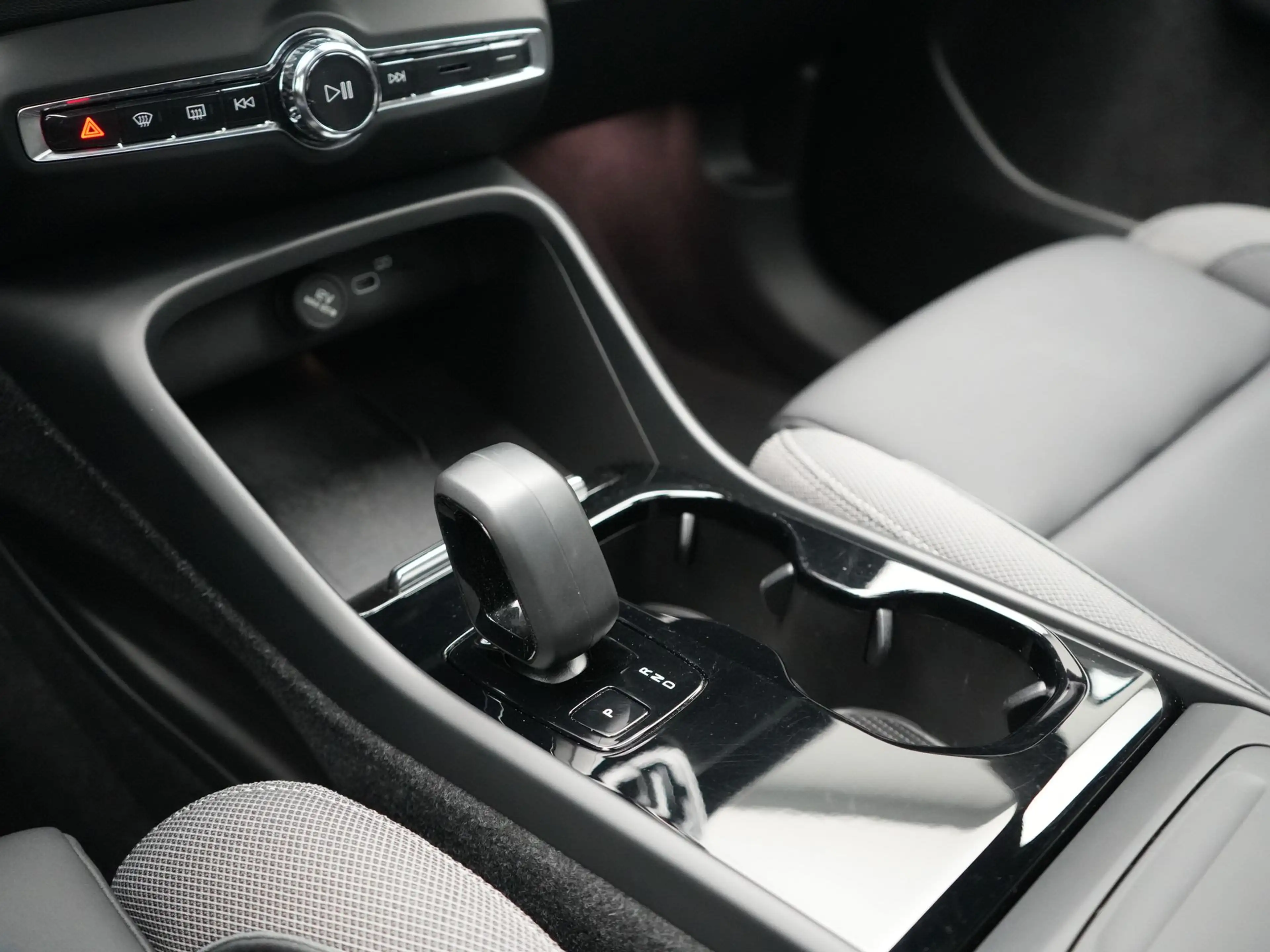Volvo XC40 Recharge Ultimate 70 kWh 231pk Dealer O.H. | Panod — photo 36