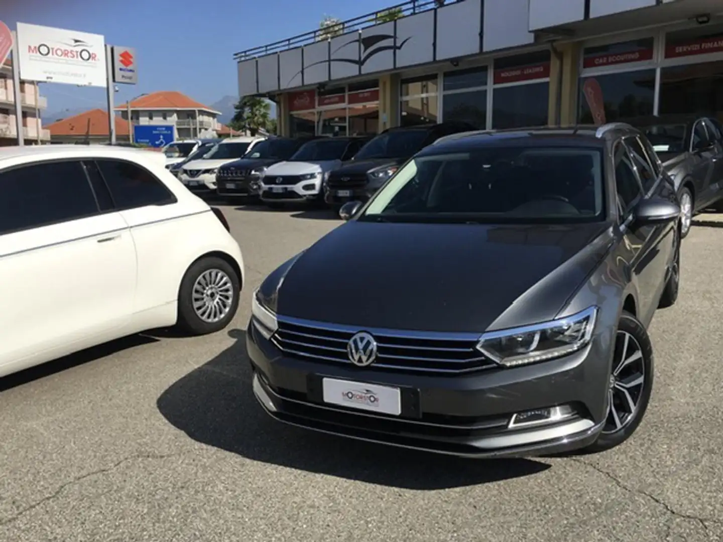 Volkswagen Passat Variant 2.0 TDI DSG Executive BlueMotion Tech. Grijs - 1