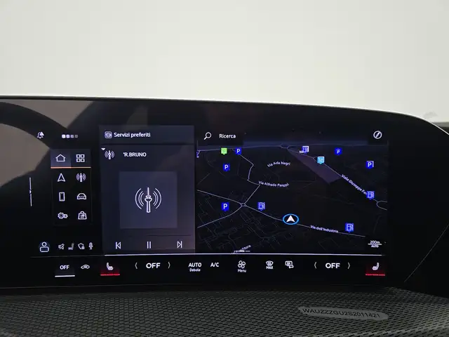 Audi Q5 view 12