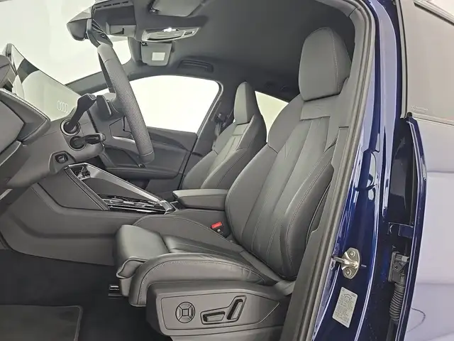 Audi Q5 view 9