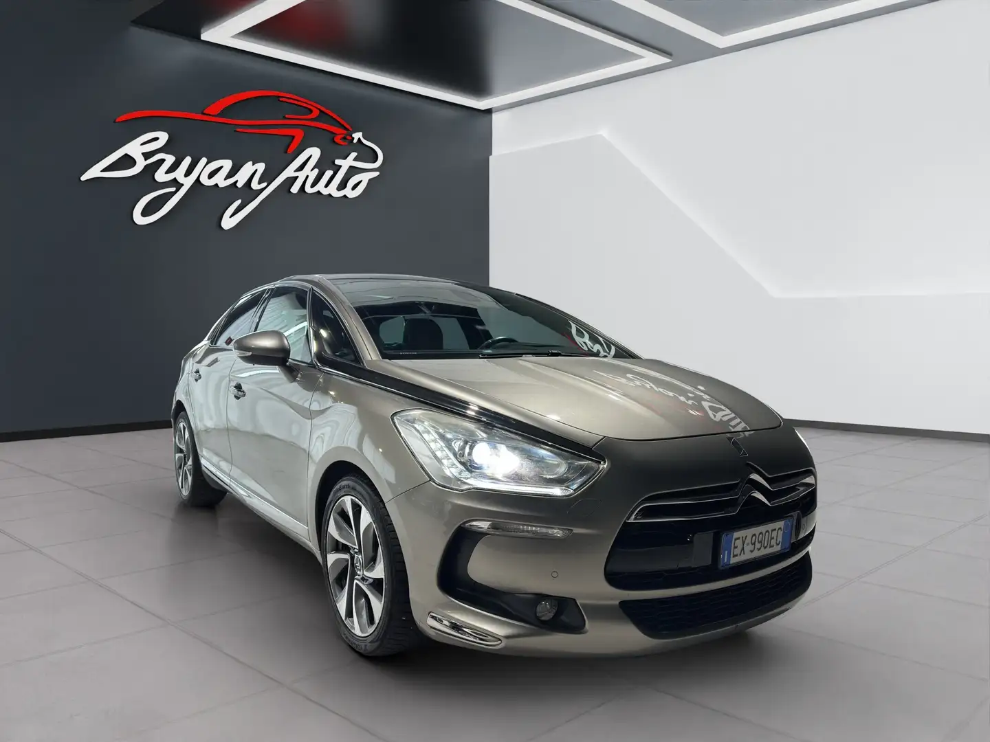 Citroen DS5 2.0 hdi So Chic 163cv T.PANOR. AUTO - 2
