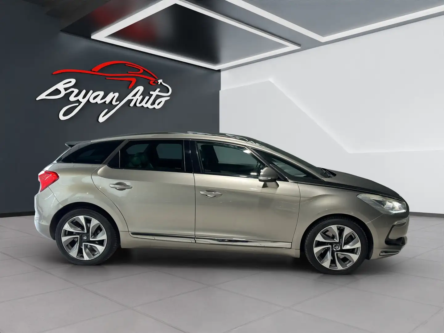 Citroen DS5 2.0 hdi So Chic 163cv T.PANOR. AUTO - 1