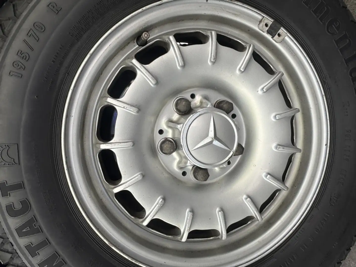 Mercedes-Benz CE 230 () Berlina Automático de 4 Puertas Rot - 2