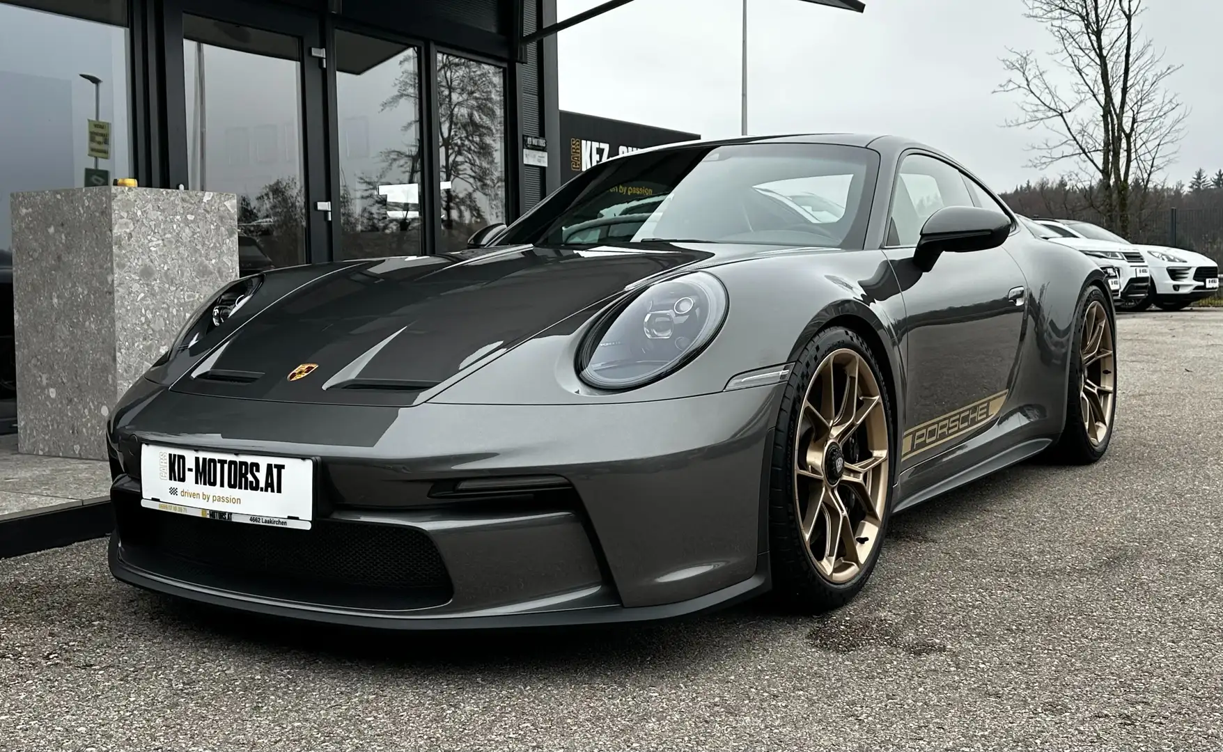 Porsche 992 GT3 Touring PDK *4Sitzer*Lift*Bose*PDLS* Grijs - 1