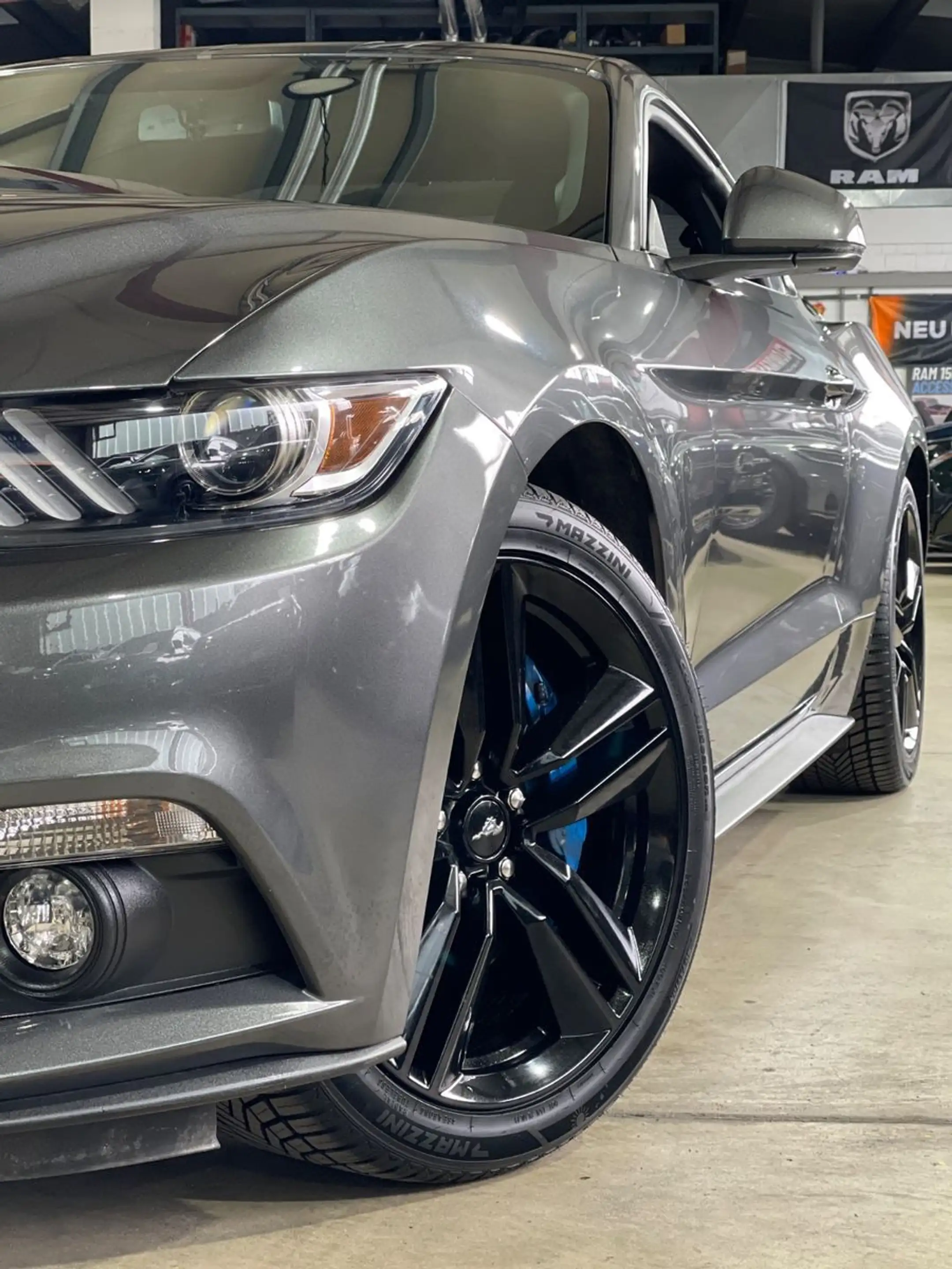 Ford Mustang FASTBACK+DE FAHRZ+UNFALLFREI+KAMERA+SHZ+GARANTIE — photo 2