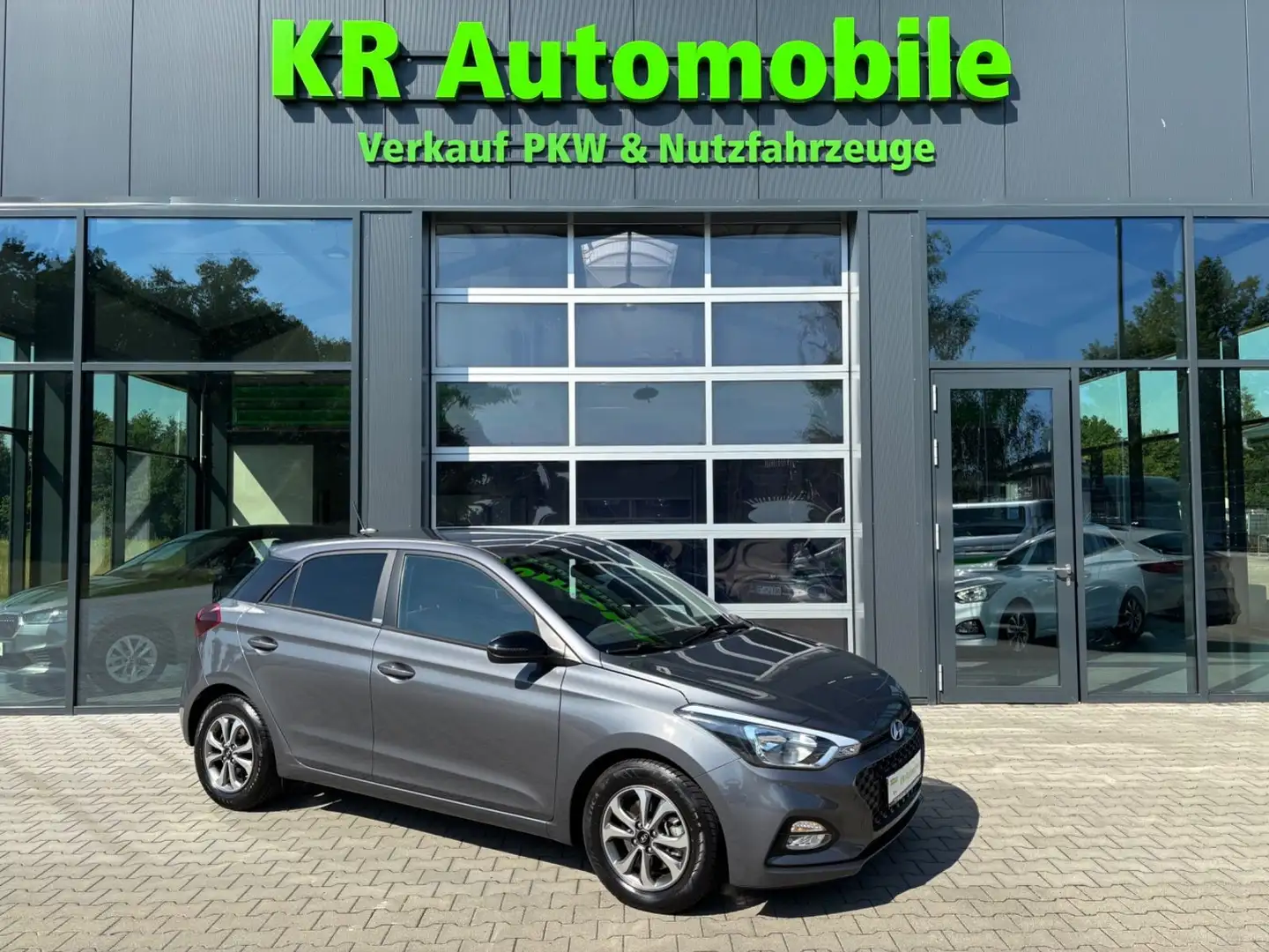 Hyundai i20 YES! - 1. Hd. - Automatic Grau - 1